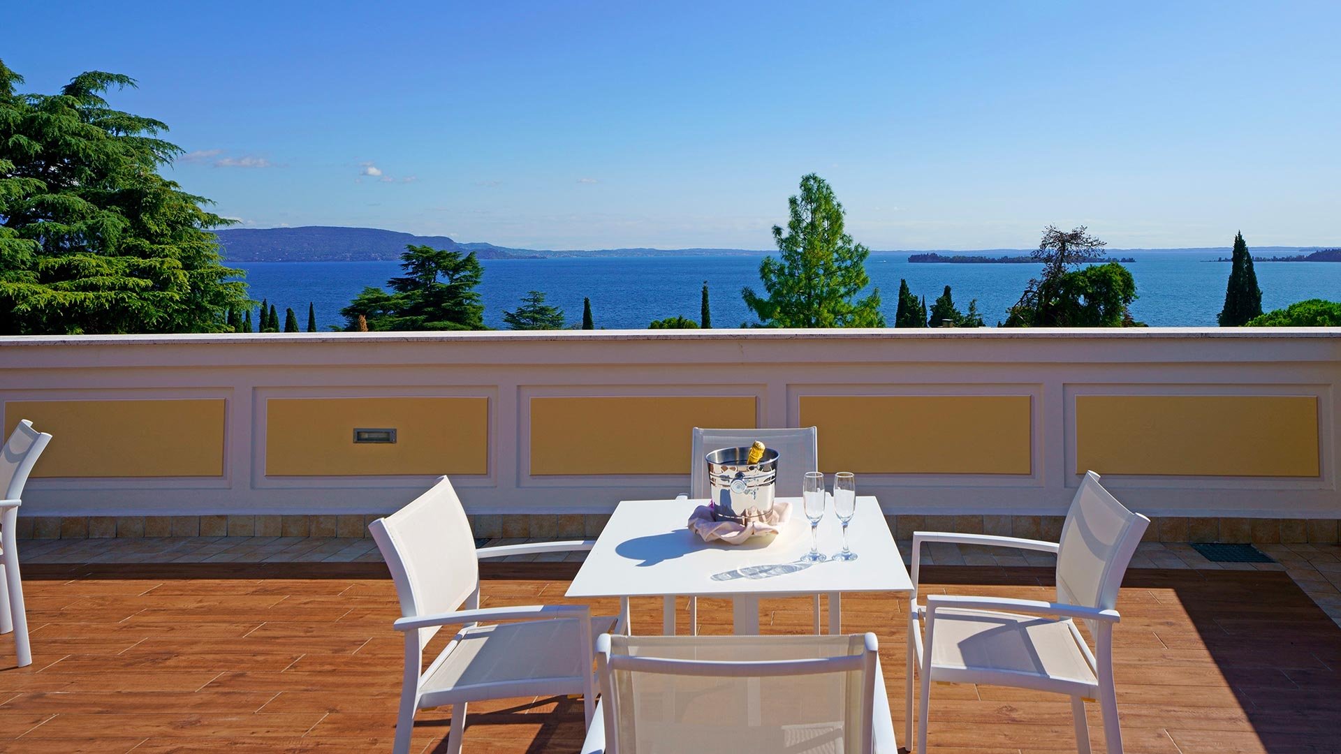 Il fascino incantato di Hotel Villa Sofia: il tuo rifugio sul Lago di Garda6