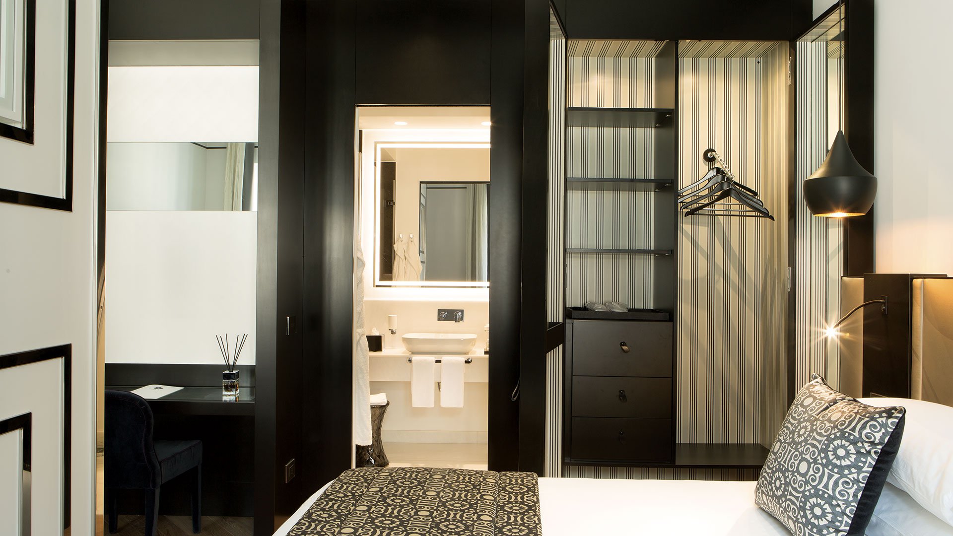 Executive Suite2