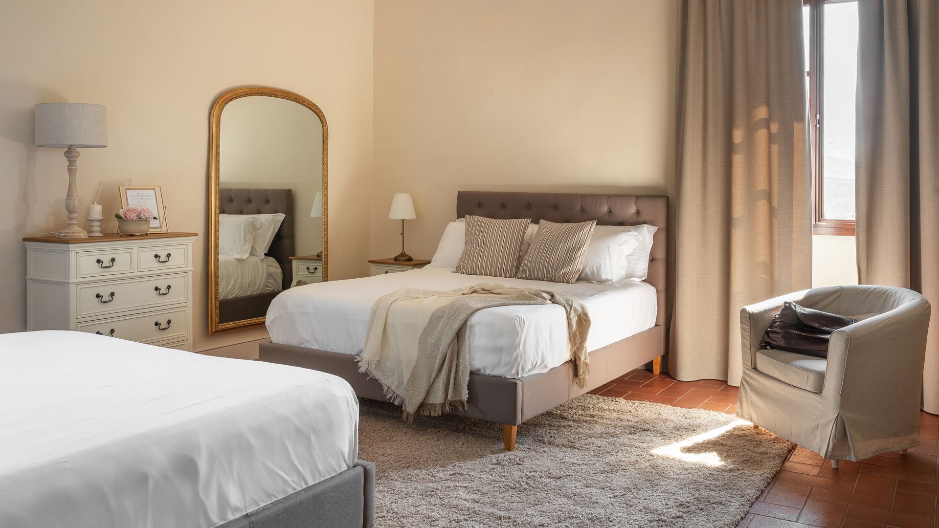 Queen Deluxe Room – Villa Erbaia3