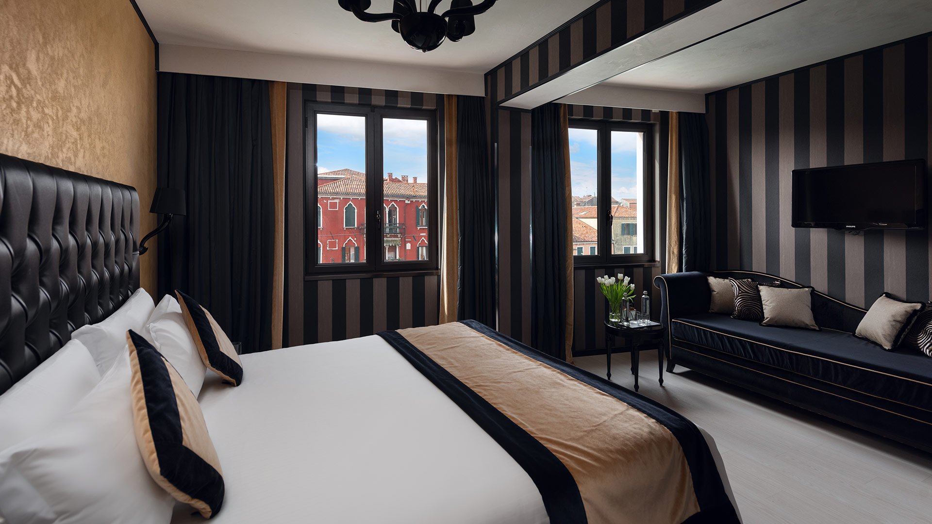 Junior Suite Canal View17 Junior Suite Canal View17