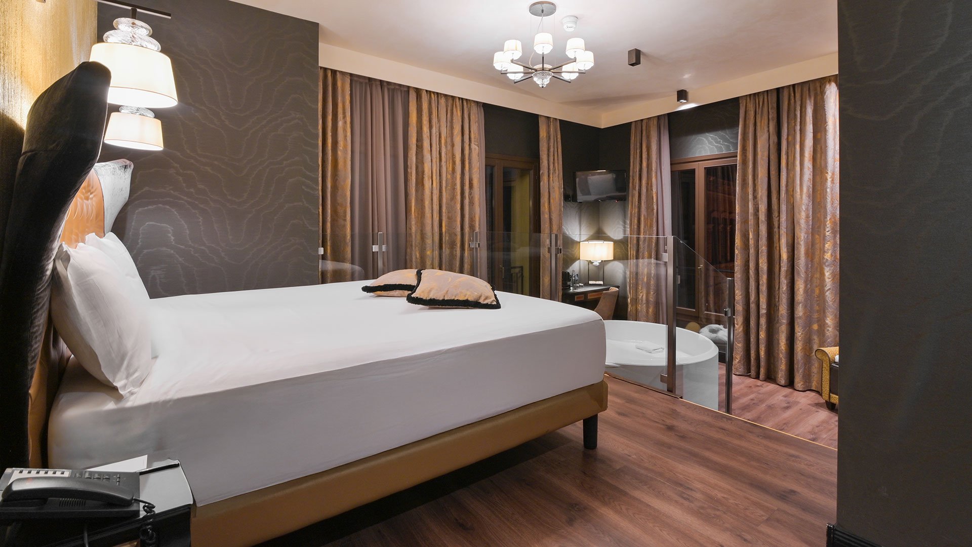 Corner Junior Suite with Jacuzzi16 Corner Junior Suite with Jacuzzi16