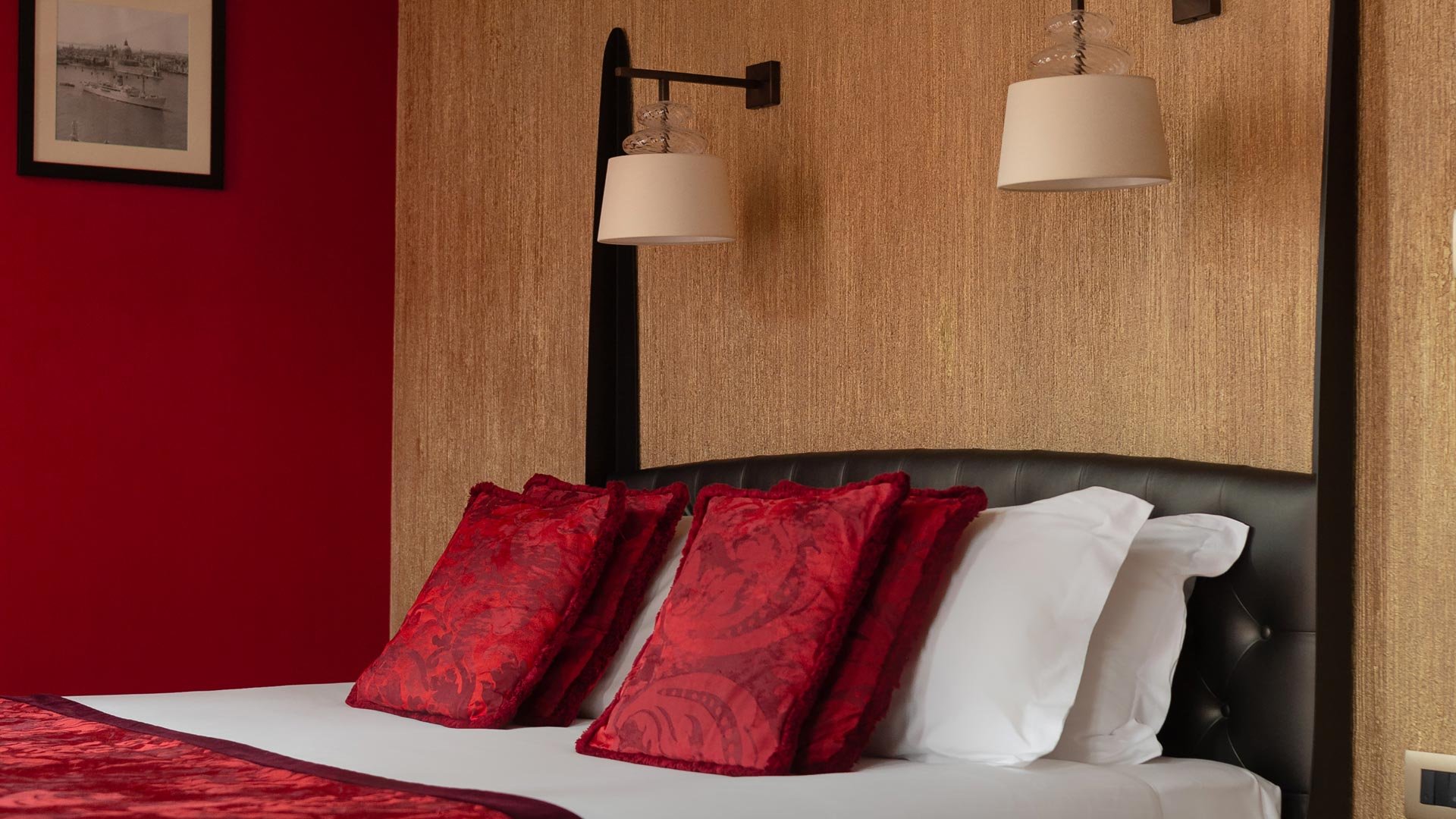 Suite Duplex Luna de Miel con Jacuzzi y Vista al Canal16 Suite Duplex Luna de Miel con Jacuzzi y Vista al Canal16