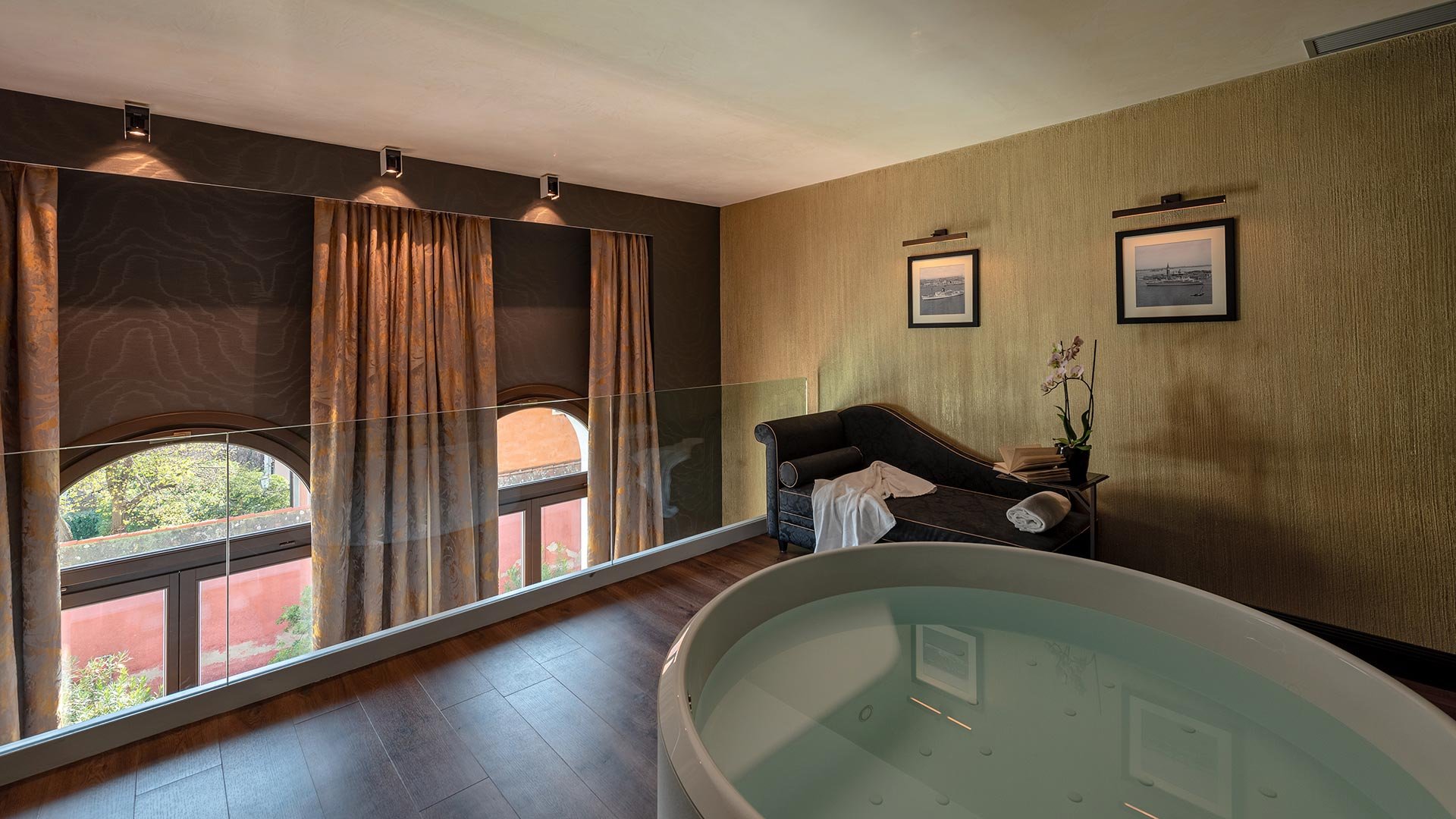 Honeymoon Duplex Suite mit Whirlpool15 Honeymoon Duplex Suite mit Whirlpool15