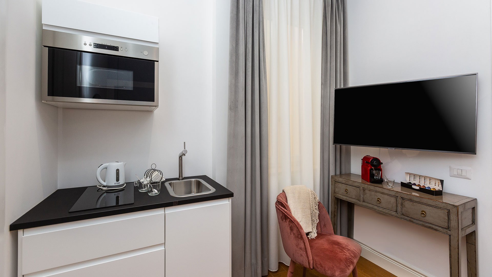 Superior Room2