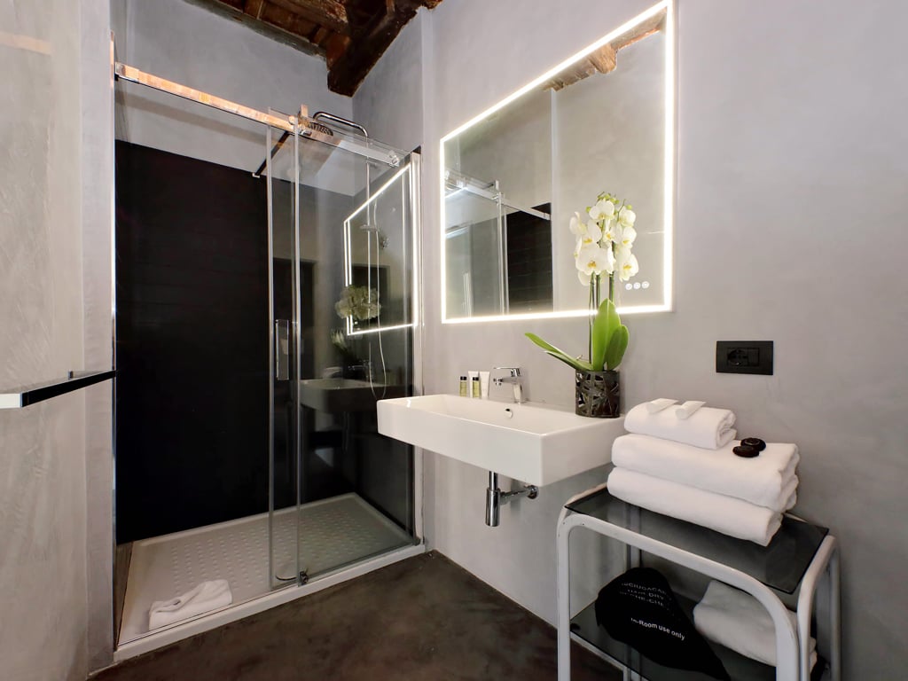Independent Suites with View11