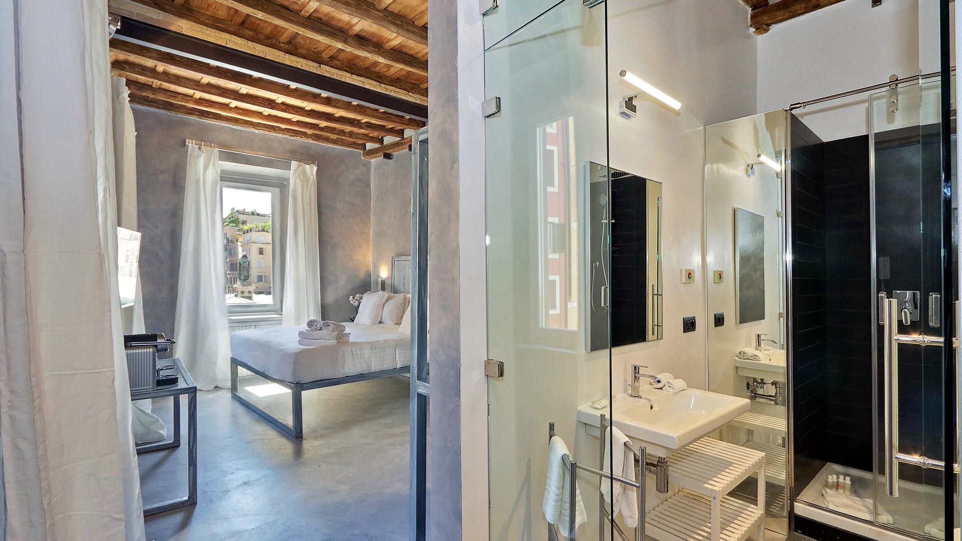 Independent Suites with View4