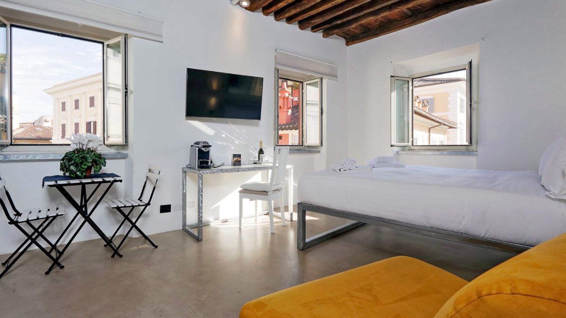 Uncover the magic of Rome at your home away from home with Mama's Home Rome hotel4