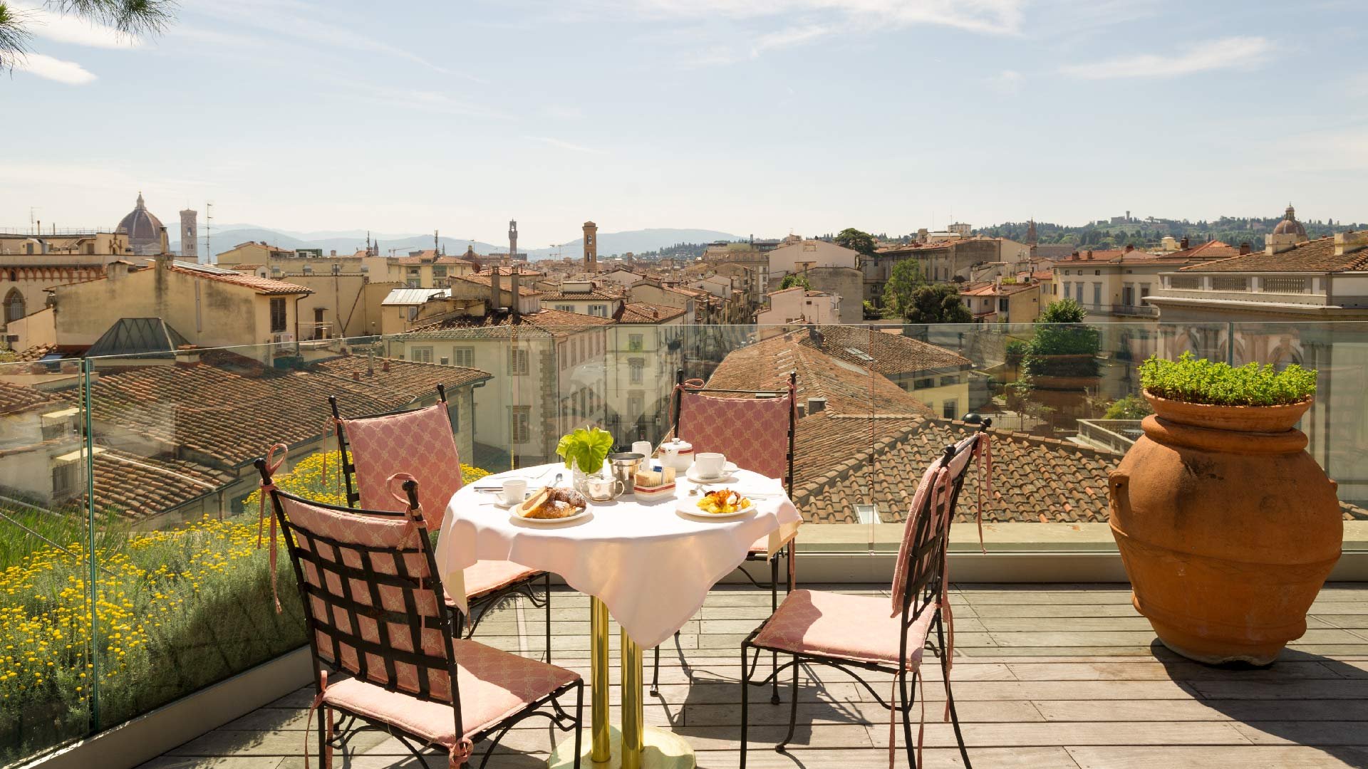 Hotel con rooftop a Firenze10