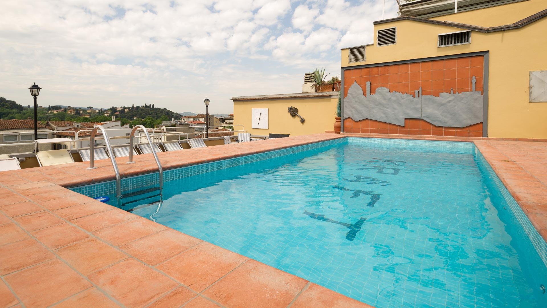 Piscina al 6° piano6 Piscina al 6° piano6