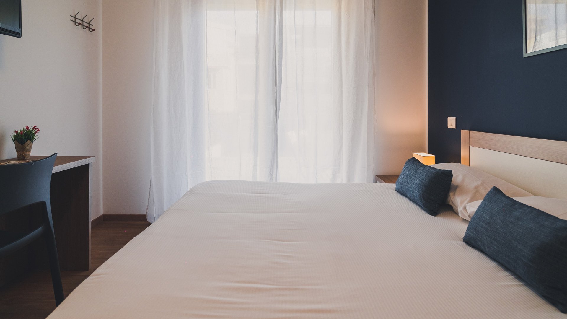 Habitación Doble Estándar con Vistas a la Ciudad2