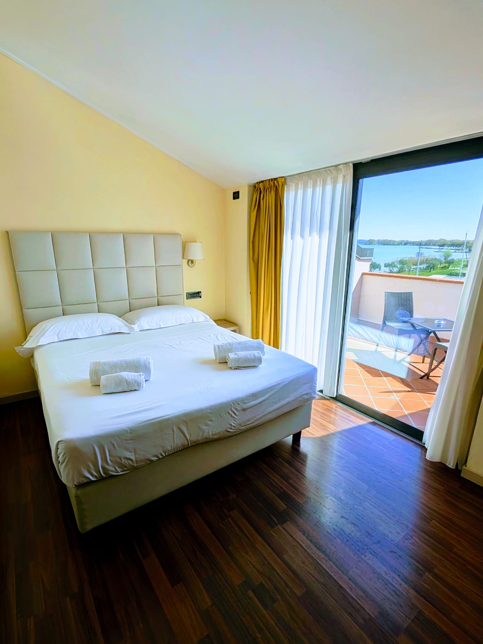 Classic Room with Terrace and Partial Lake View1