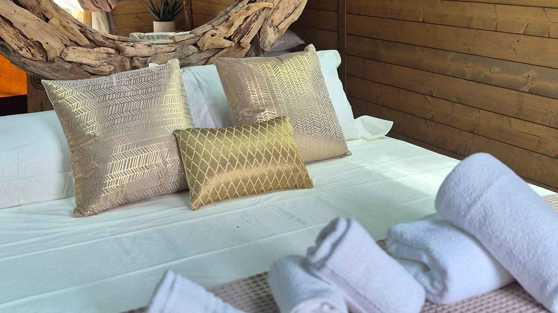 The glamping tents3