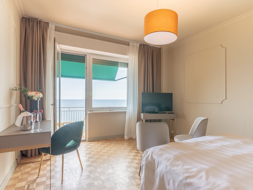 Rooms & Suites10 Rooms & Suites10