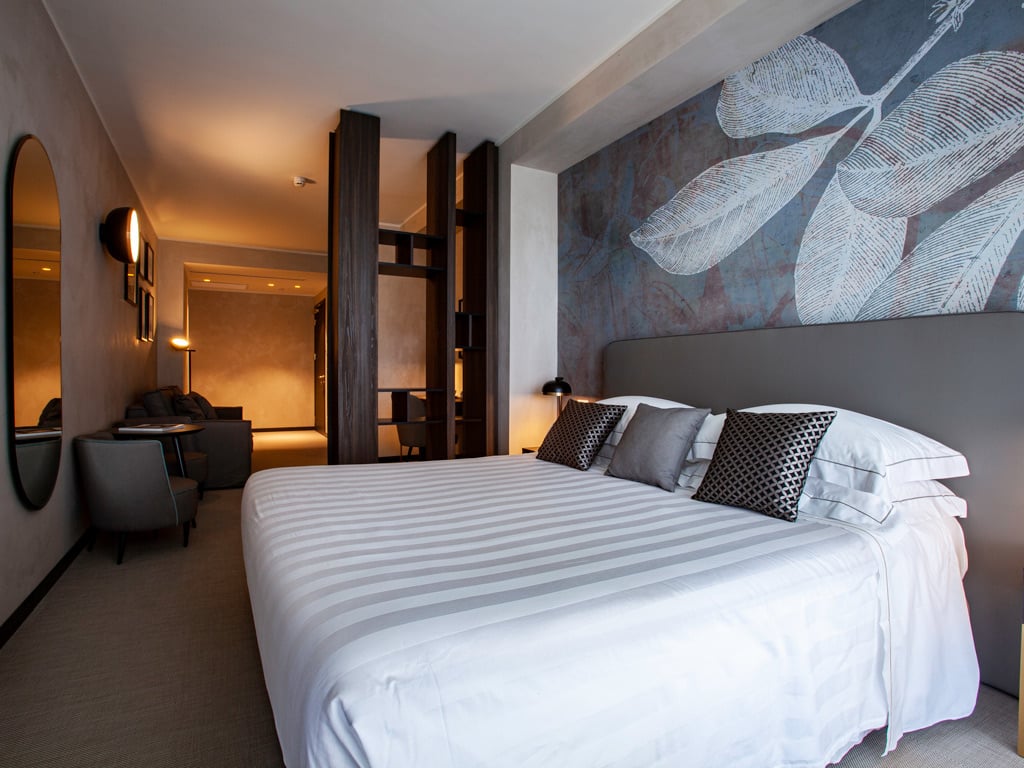 Rooms & Suites13 Rooms & Suites13