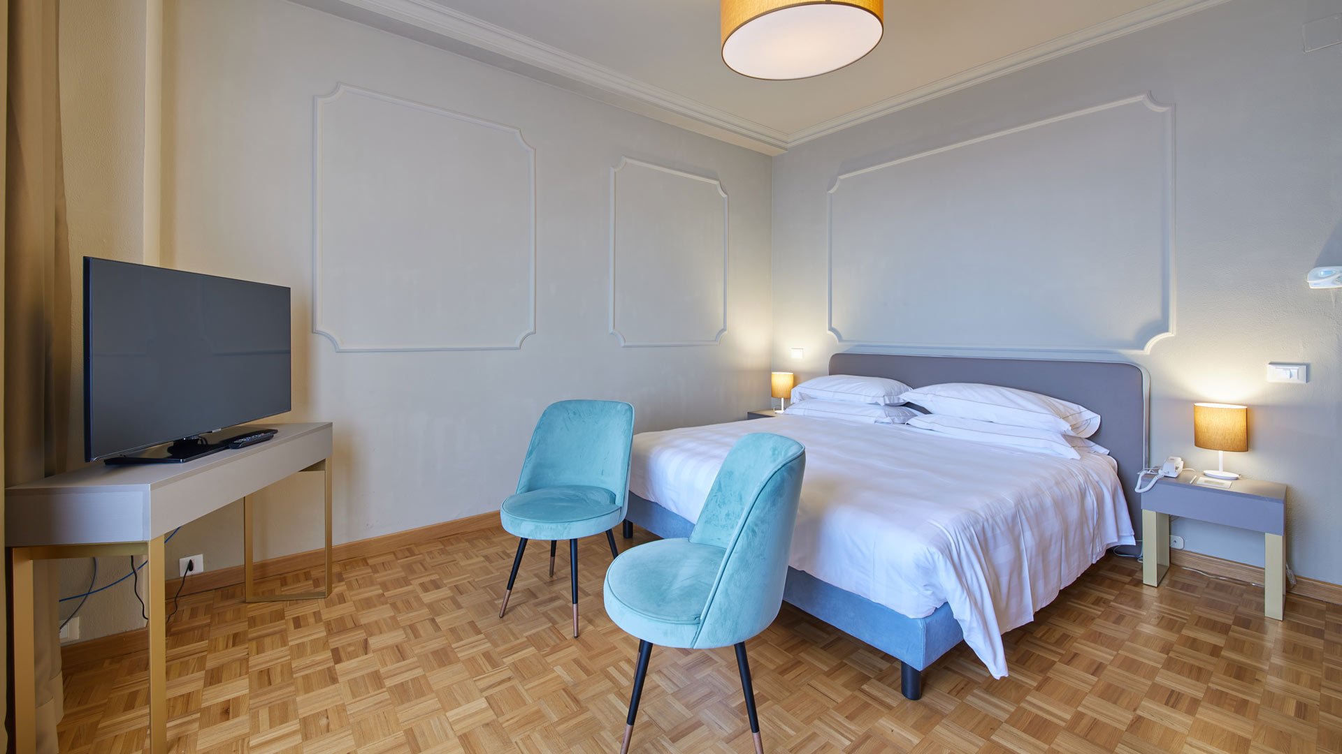 Rooms & Suites6 Rooms & Suites6
