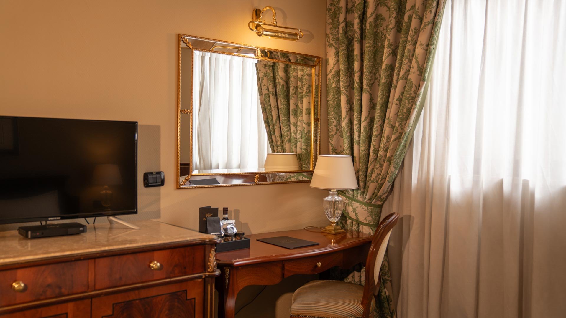 Business Room3
