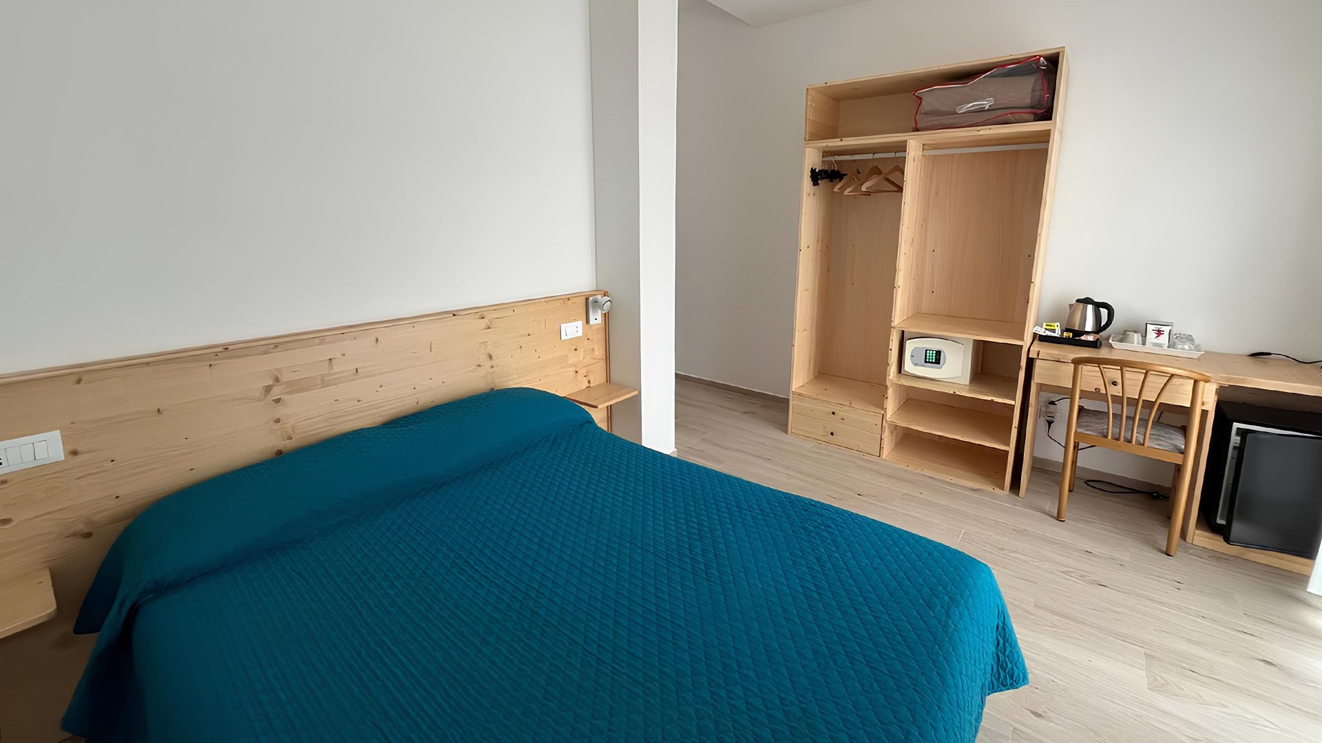 Camere8