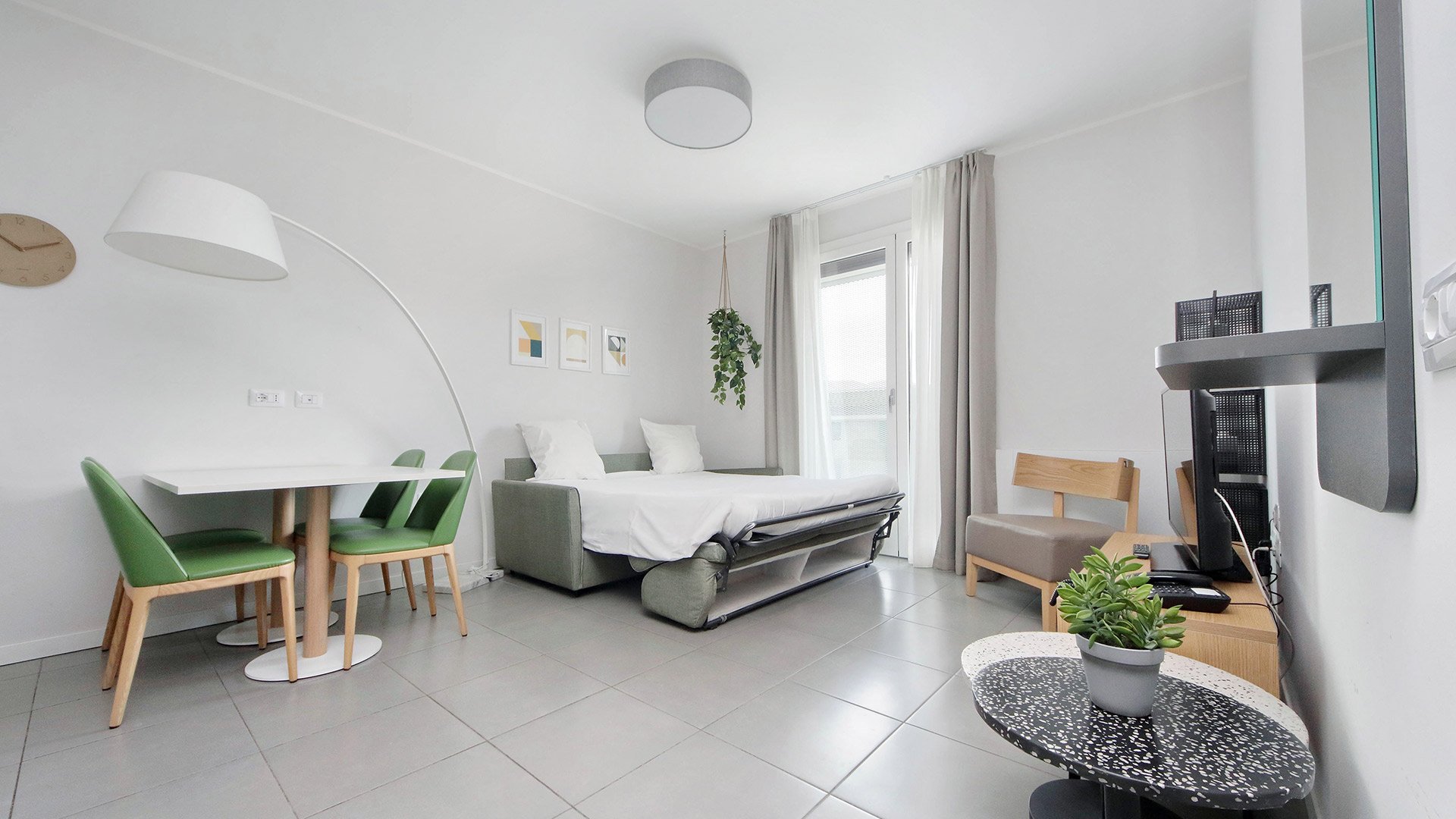 Bilocale Standard con divano letto3