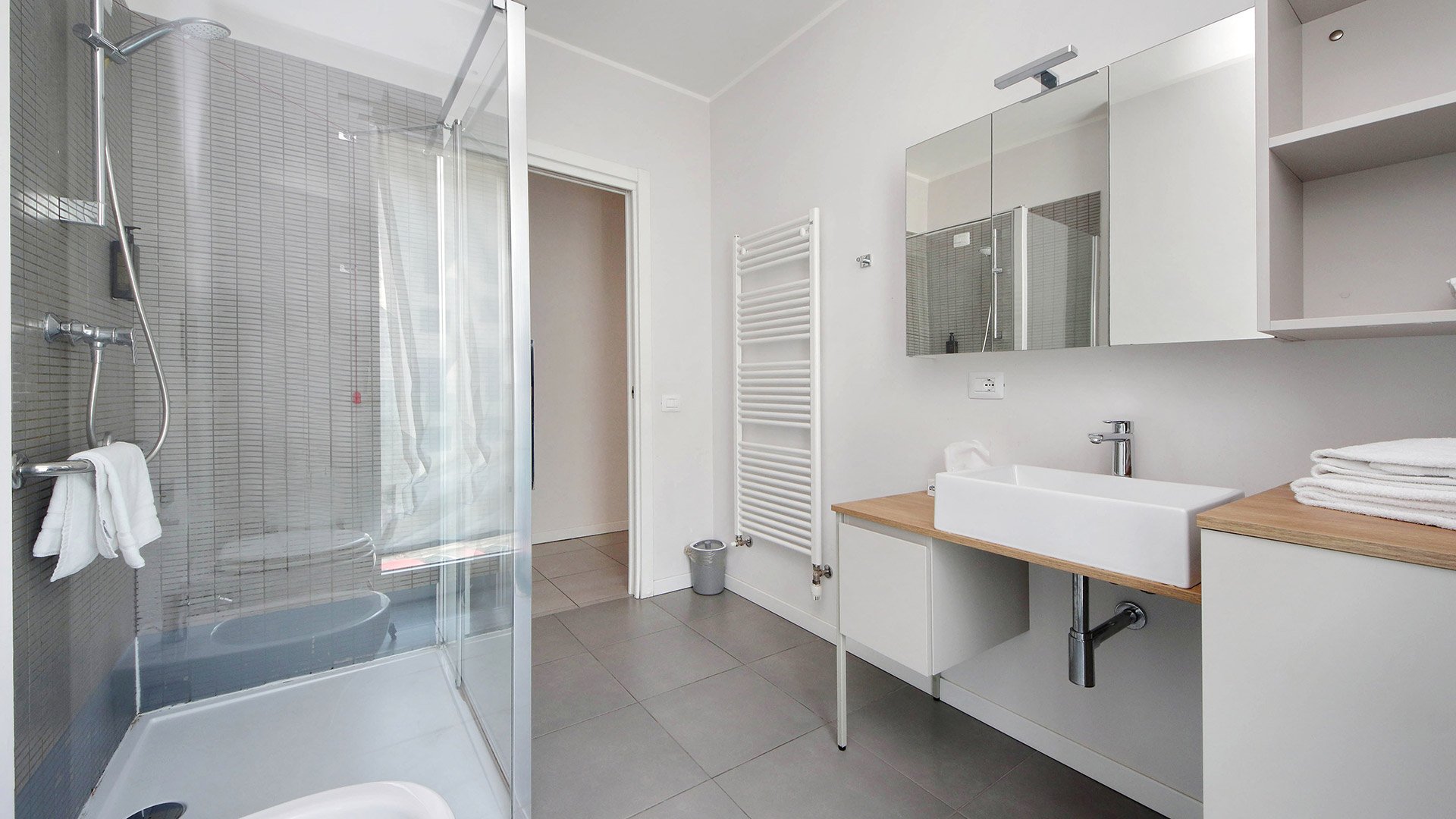 Executive Two-Bedroom Apartment5
