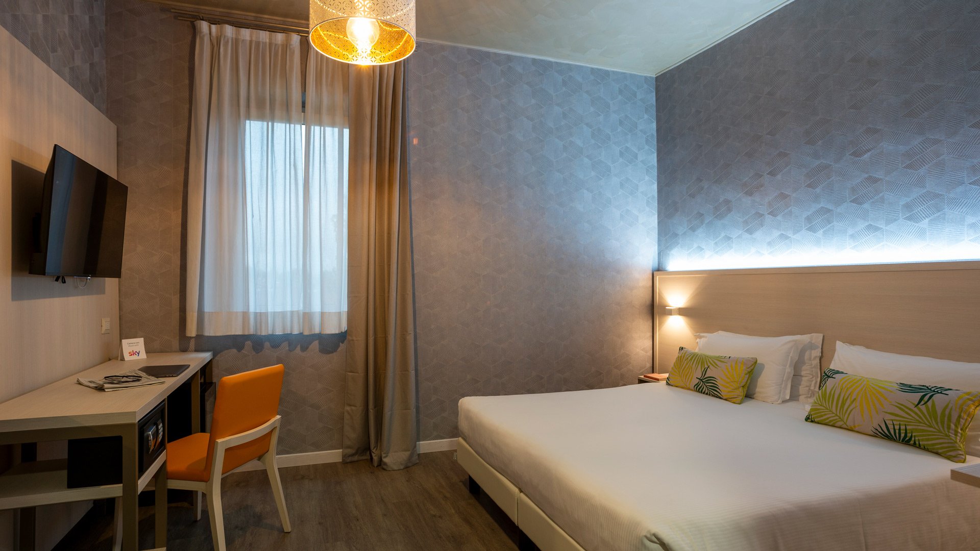 Embassy Park Hotel 5