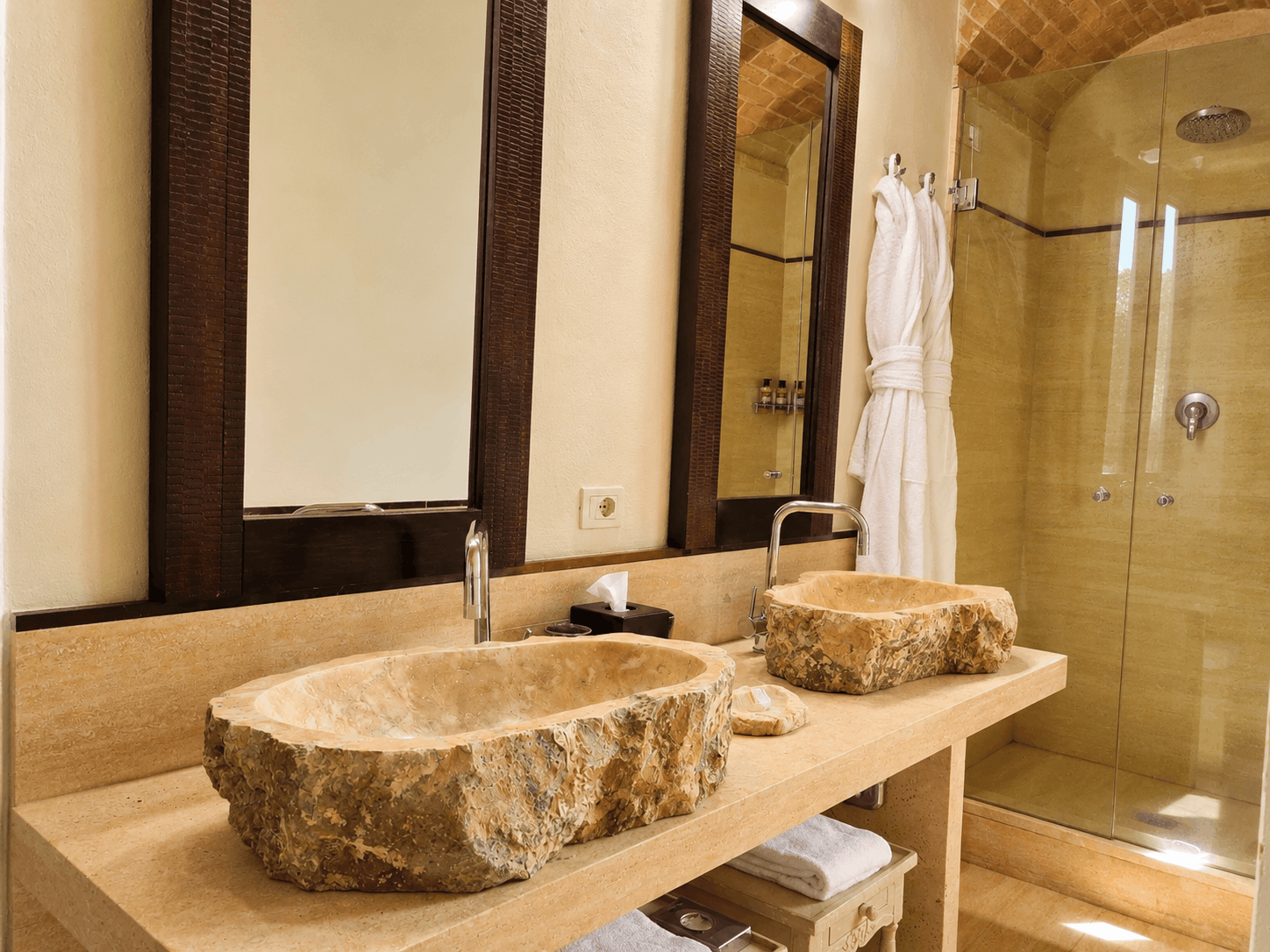 Grand Suite 2 bedrooms 8 Grand Suite 2 bedrooms 8
