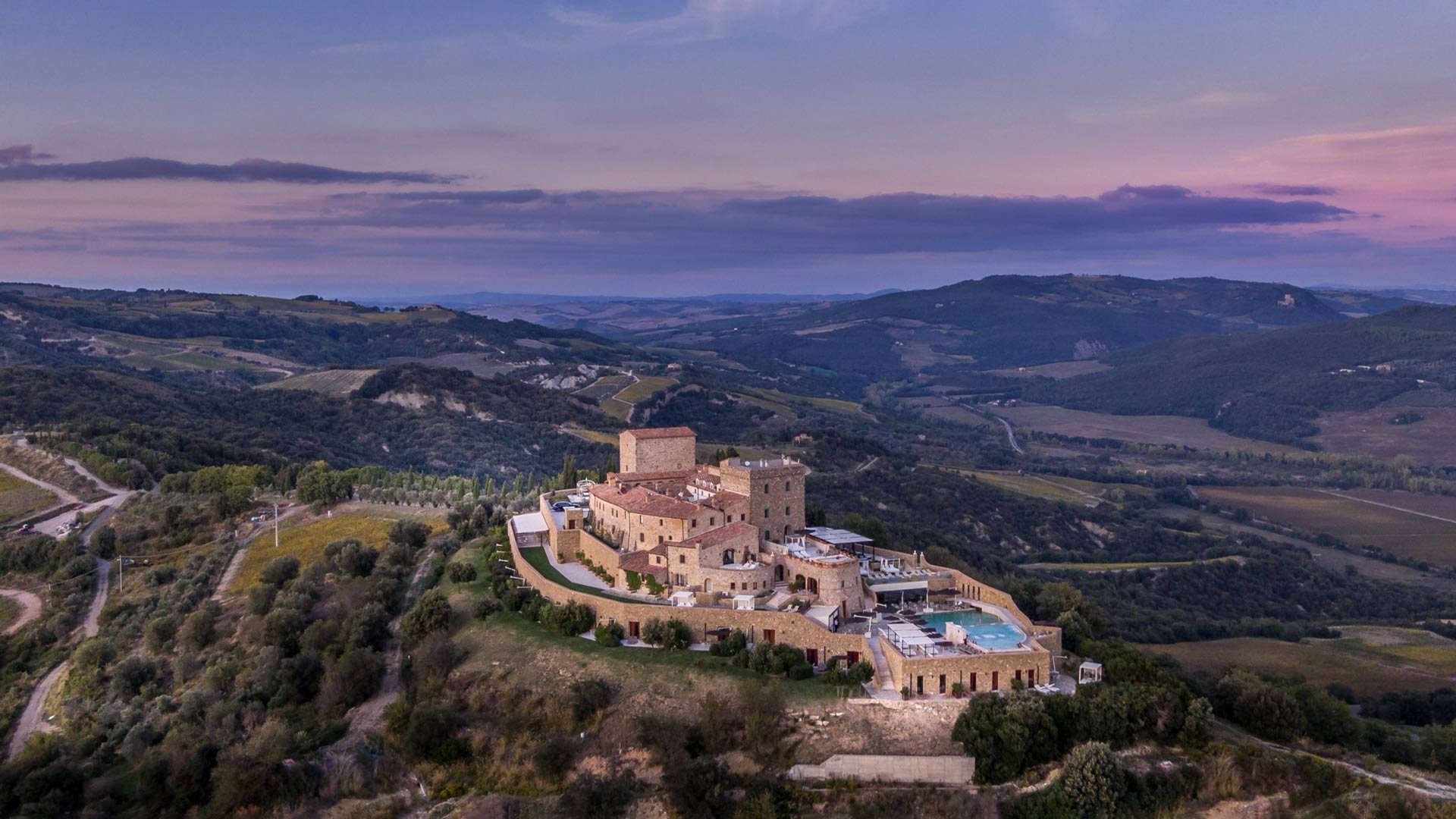 Castle for stay in Tuscany7