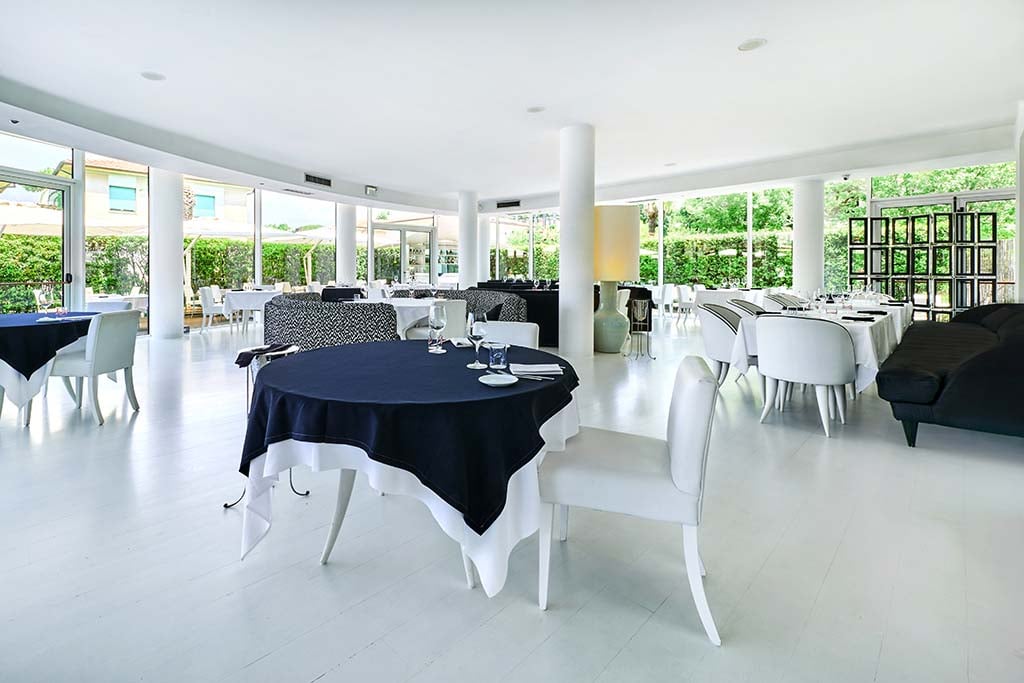 Restaurants & Bar17