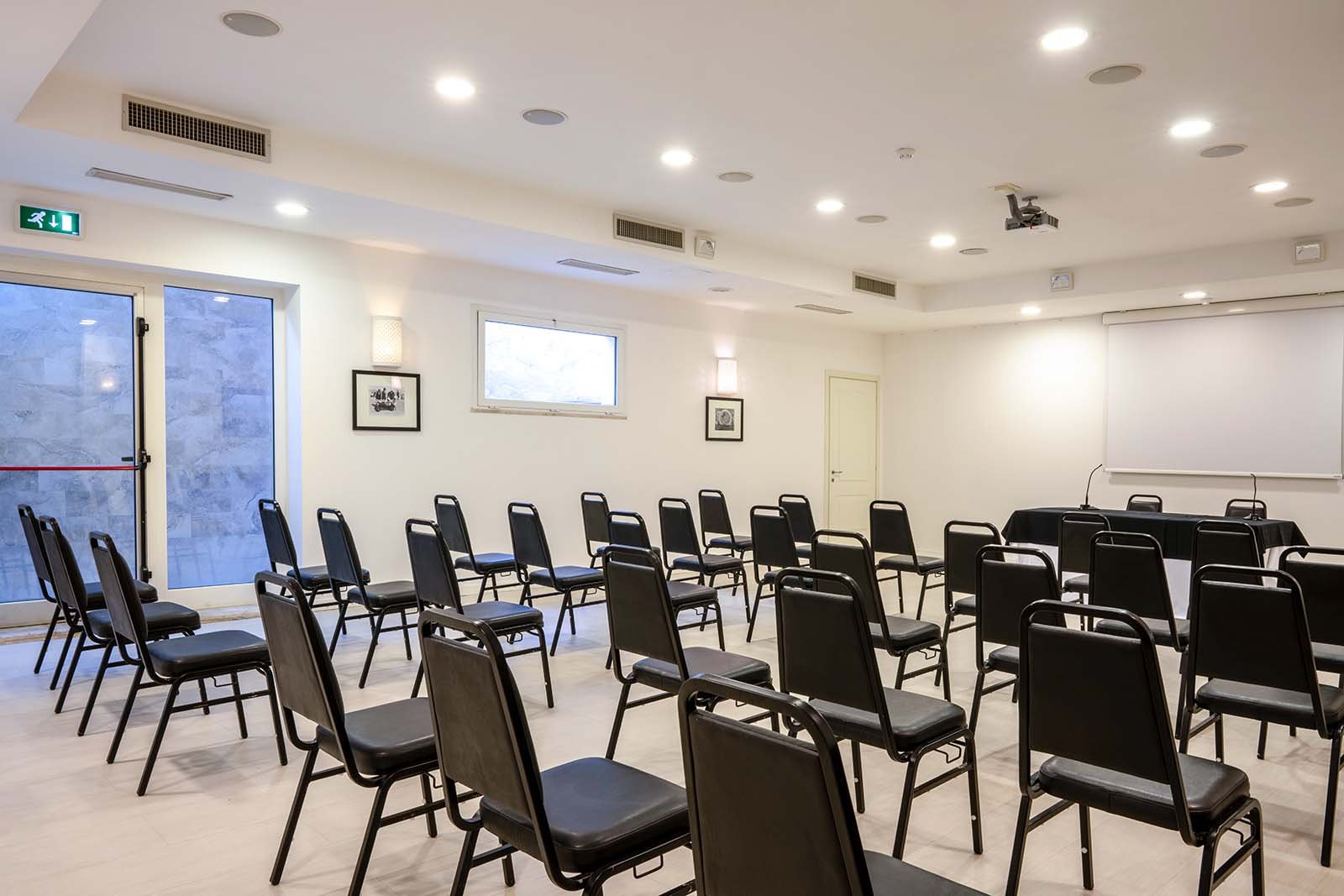 Sala Meeting8