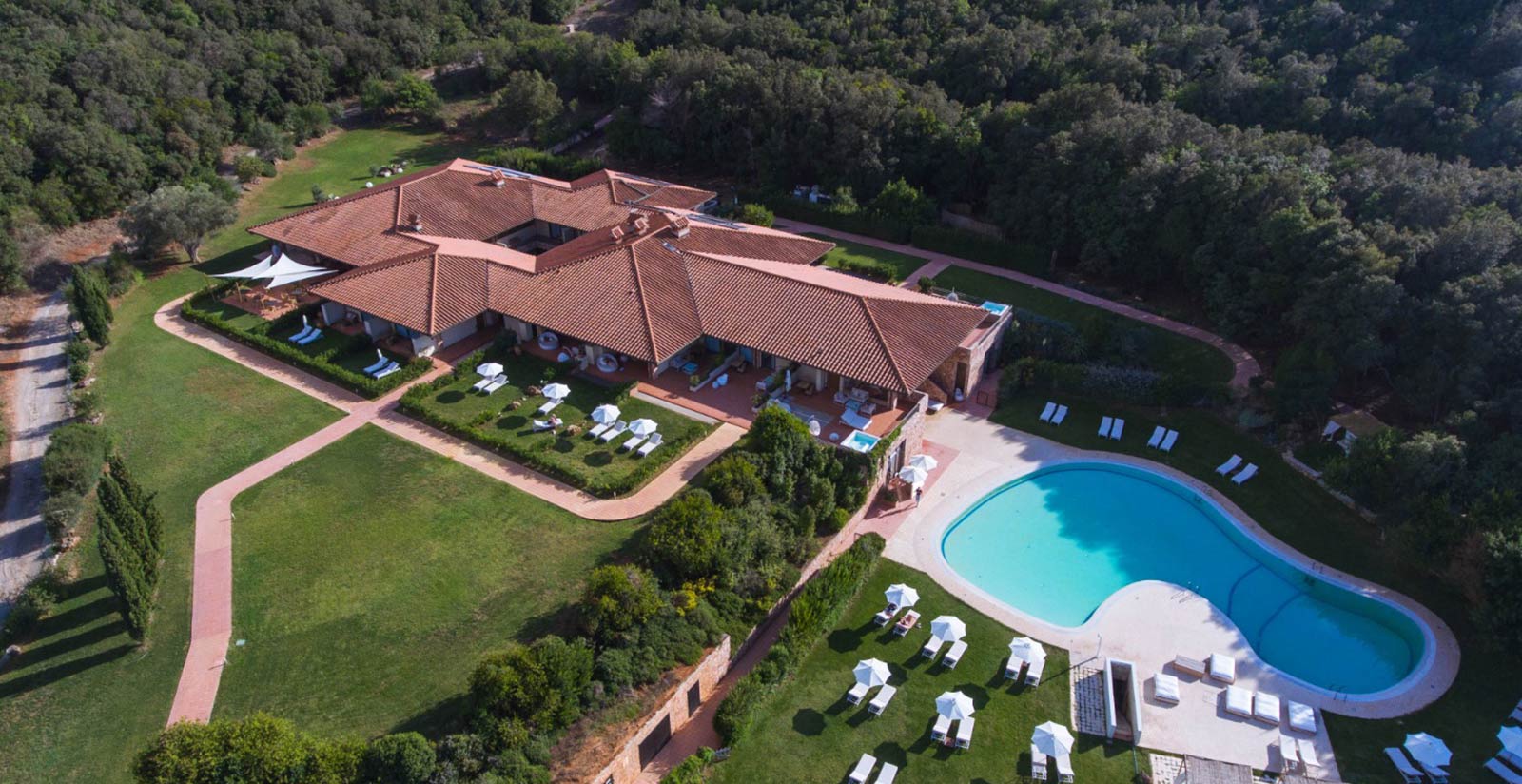 Vacanza in resort con piscina9