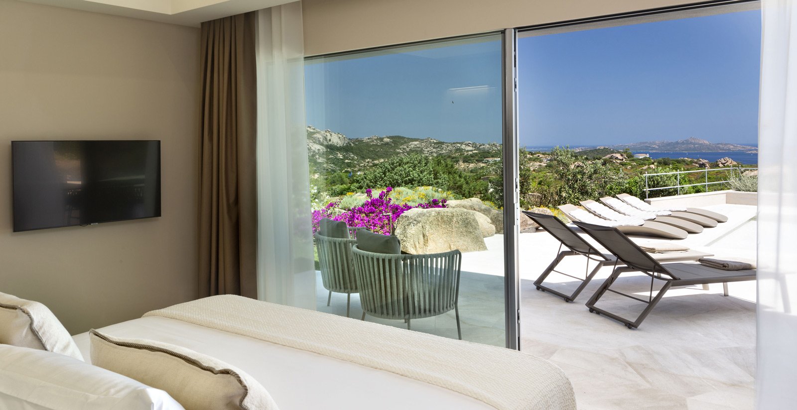 Luxury sea-view villas in Cannigione, Sardinia12
