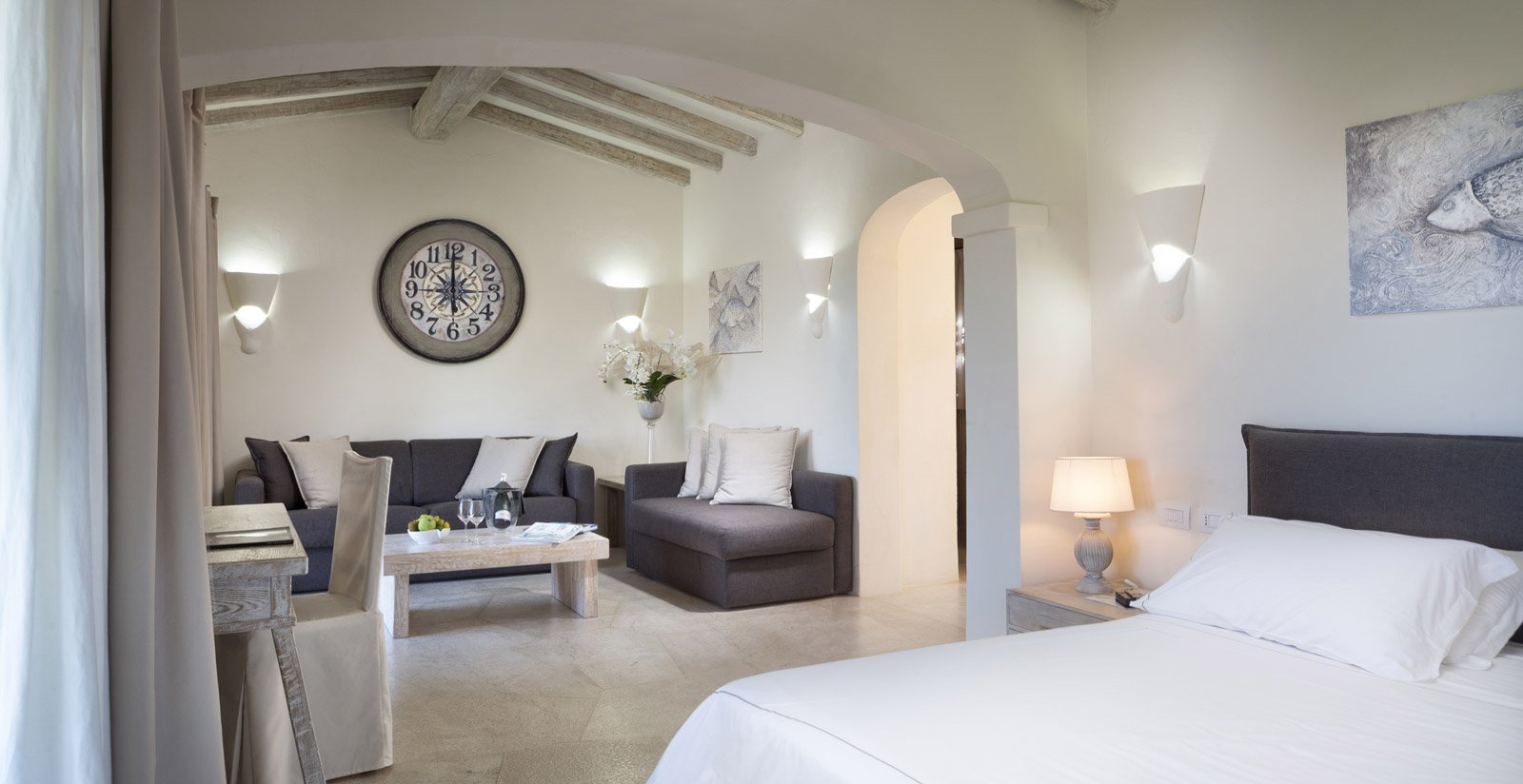 Rooms and Suites6 Rooms and Suites6