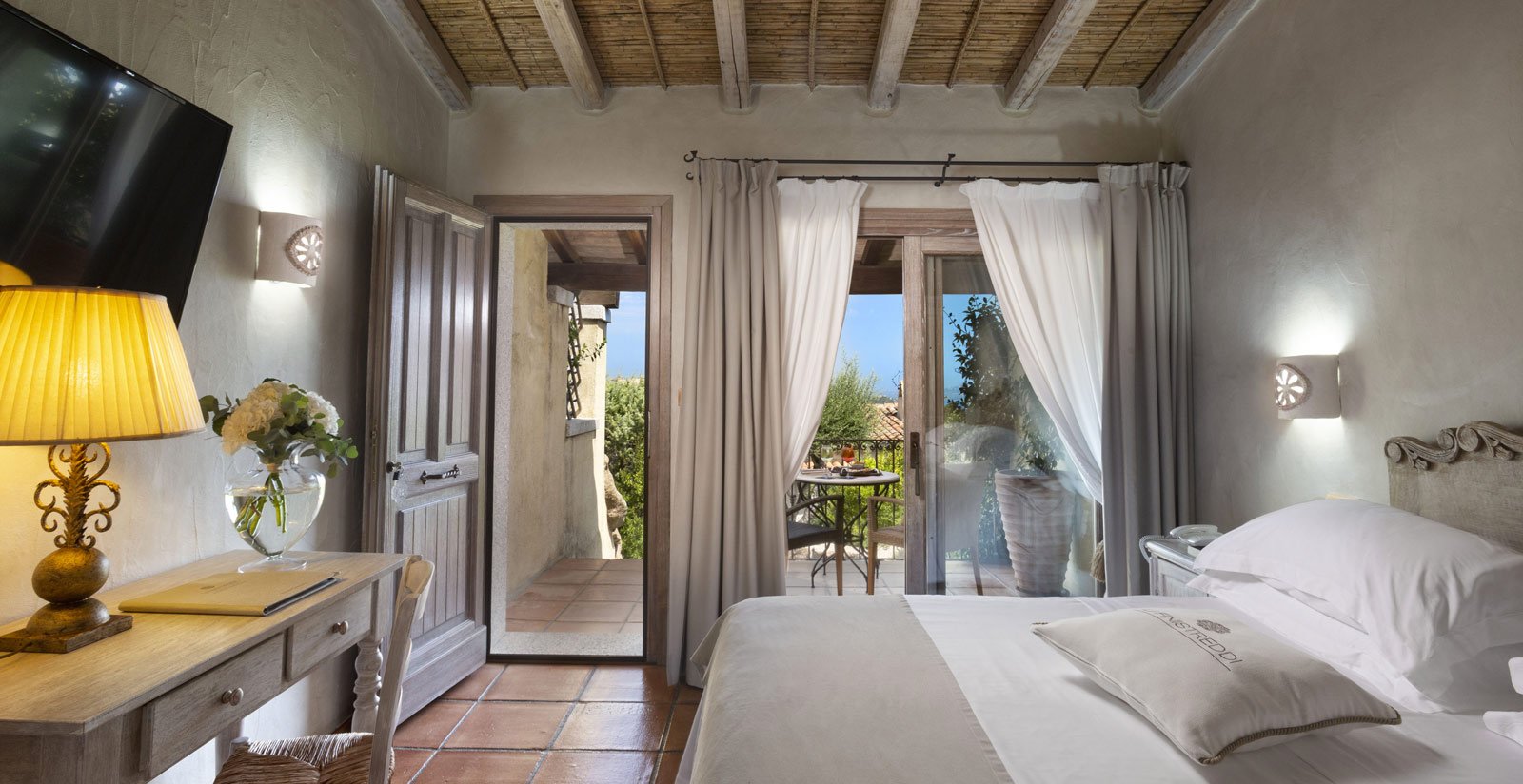 Villas de luxe avec piscine privée sur la Costa Smeralda en Sardaigne 6 Villas de luxe avec piscine privée sur la Costa Smeralda en Sardaigne 6
