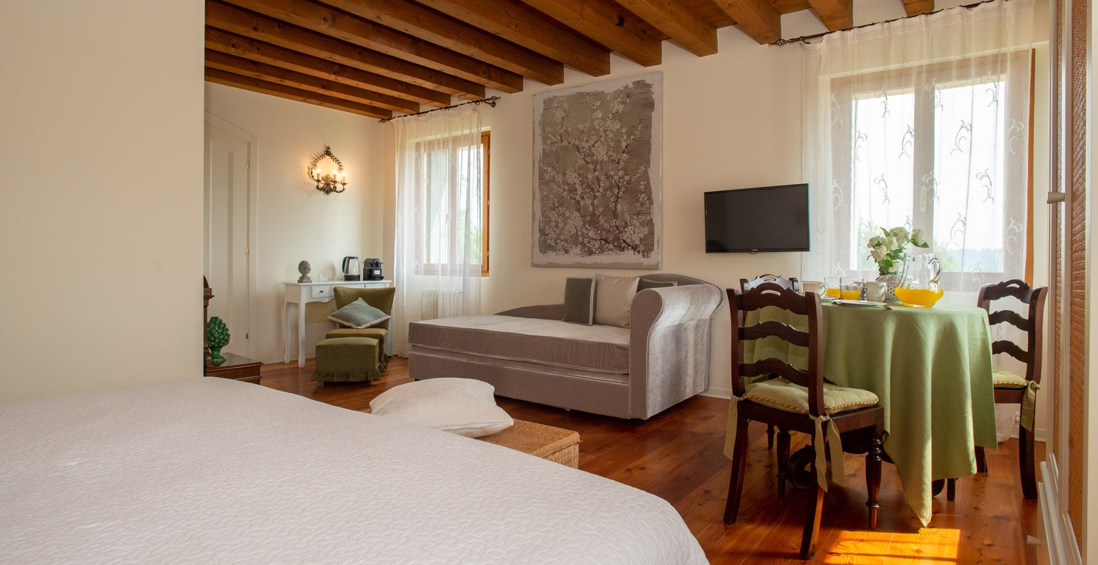 Tenuta Castagnera - Camera Deluxe con Vista6