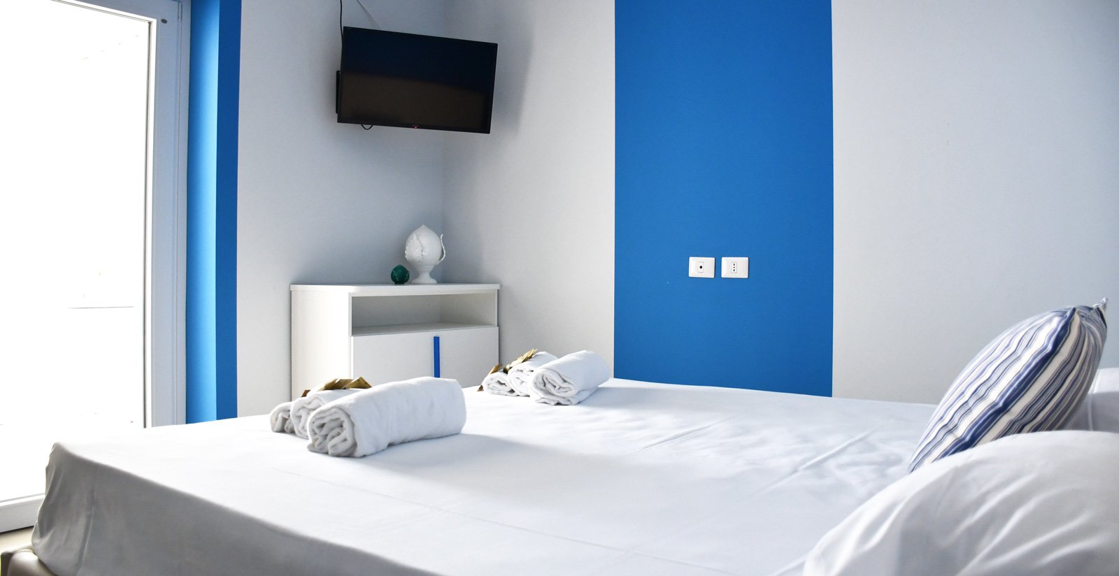 Suite con cucina e terrazza vista mare9