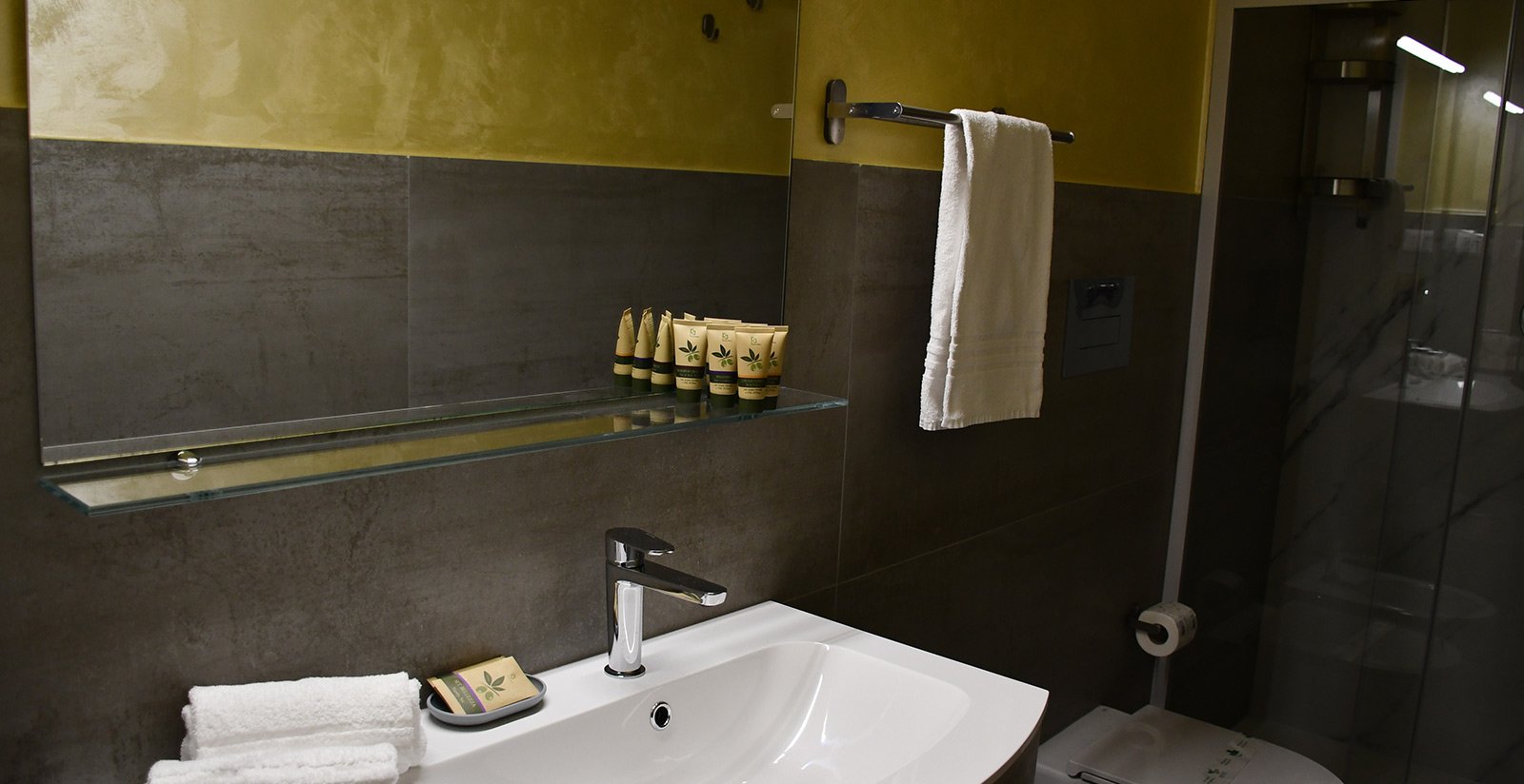 Suite con cucina e terrazza vista mare11