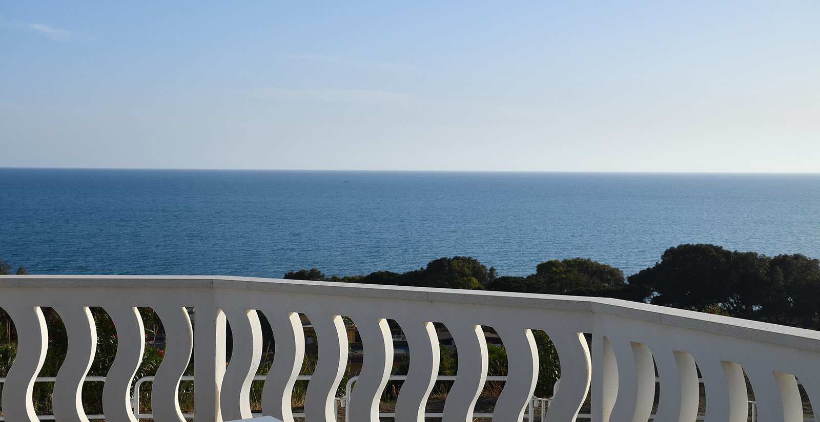 Suite con cucina e terrazza vista mare13
