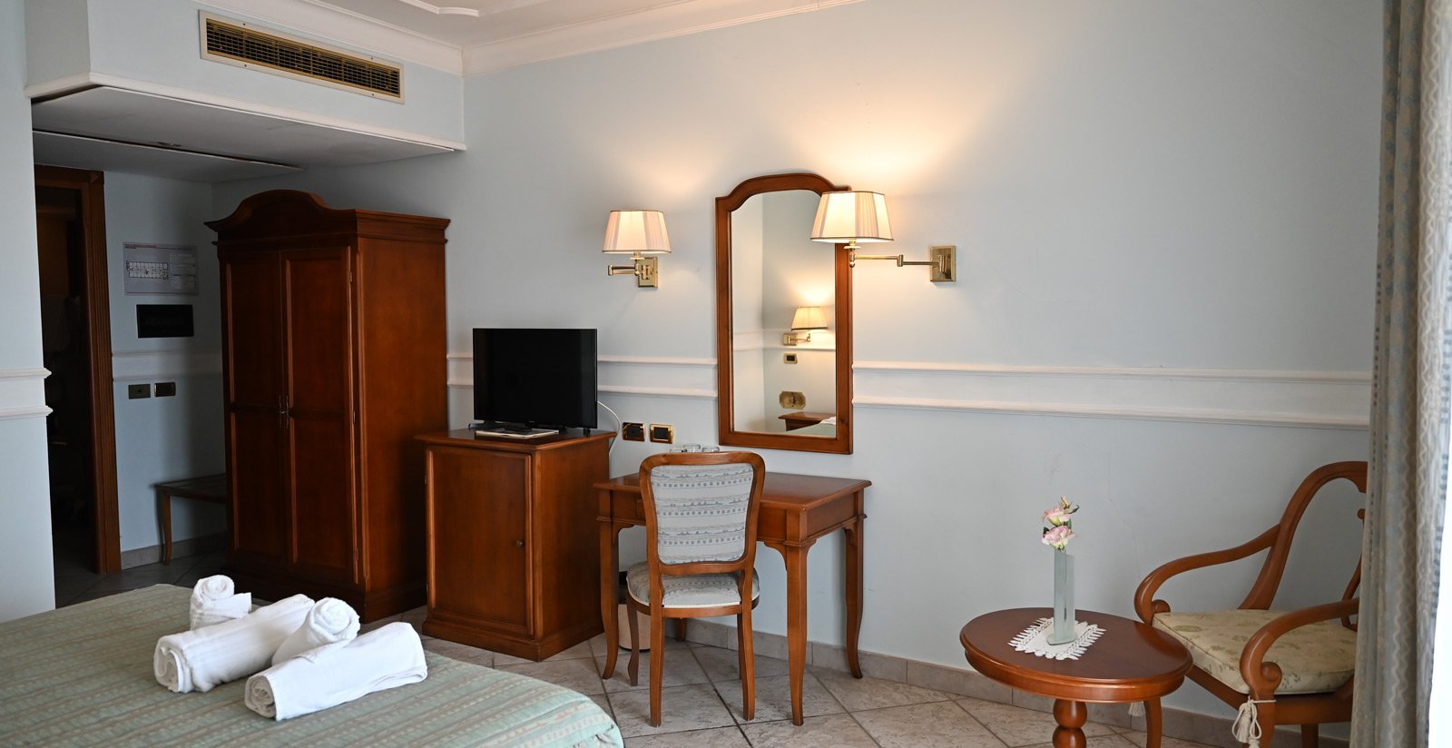 Standard Double Room4