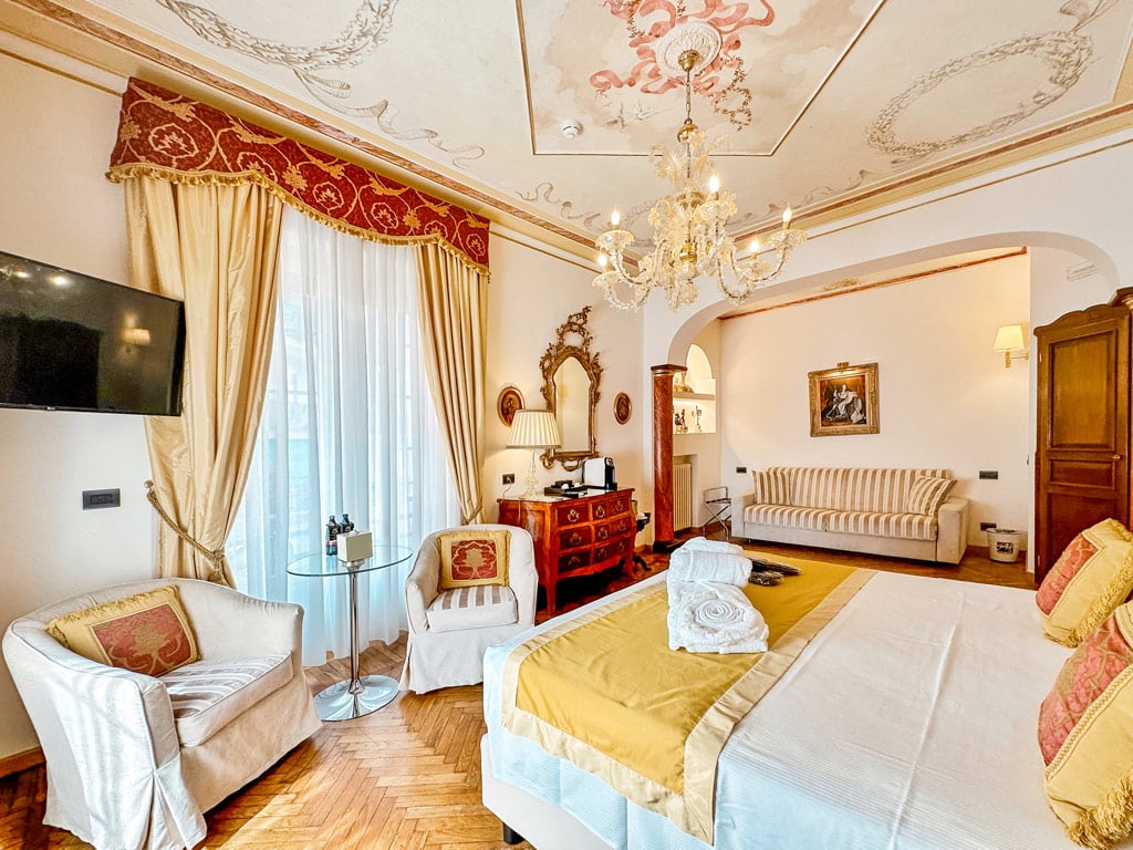 Camere12