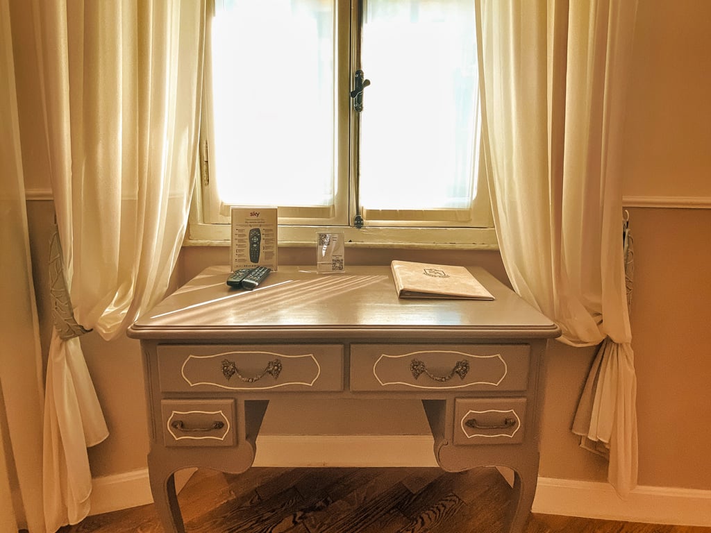 Executive Room7