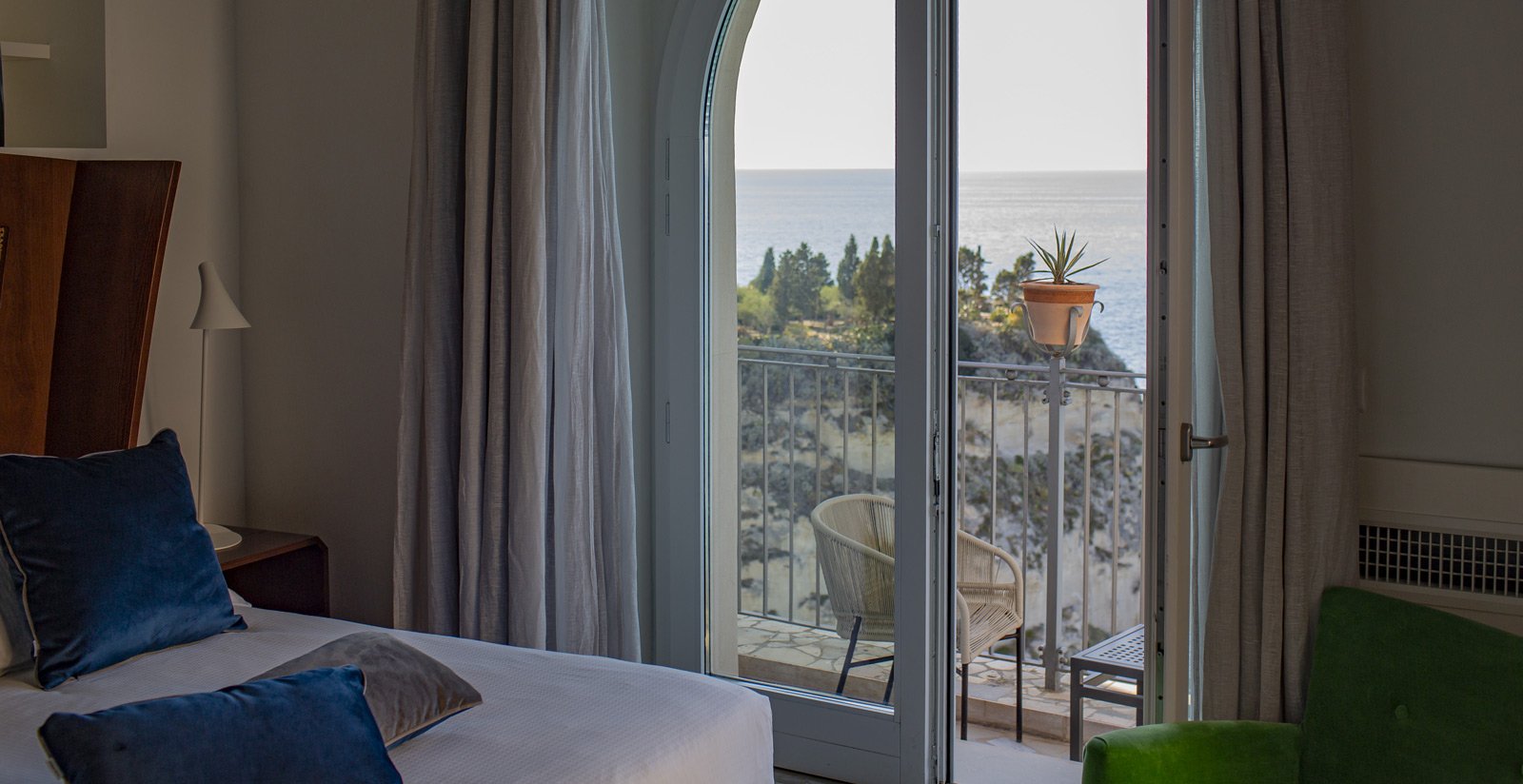 Deluxe Room11