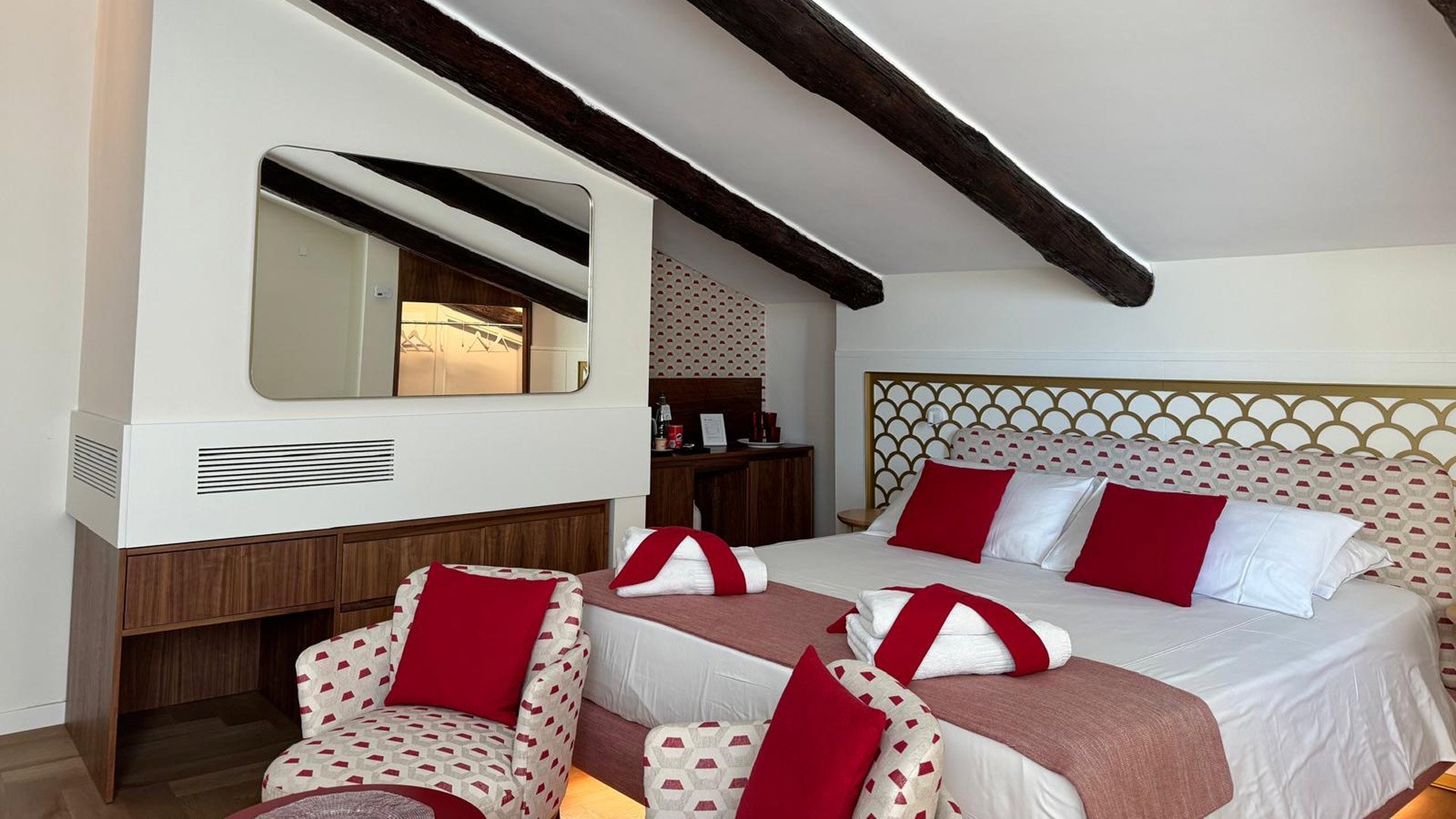 Deluxe Room18
