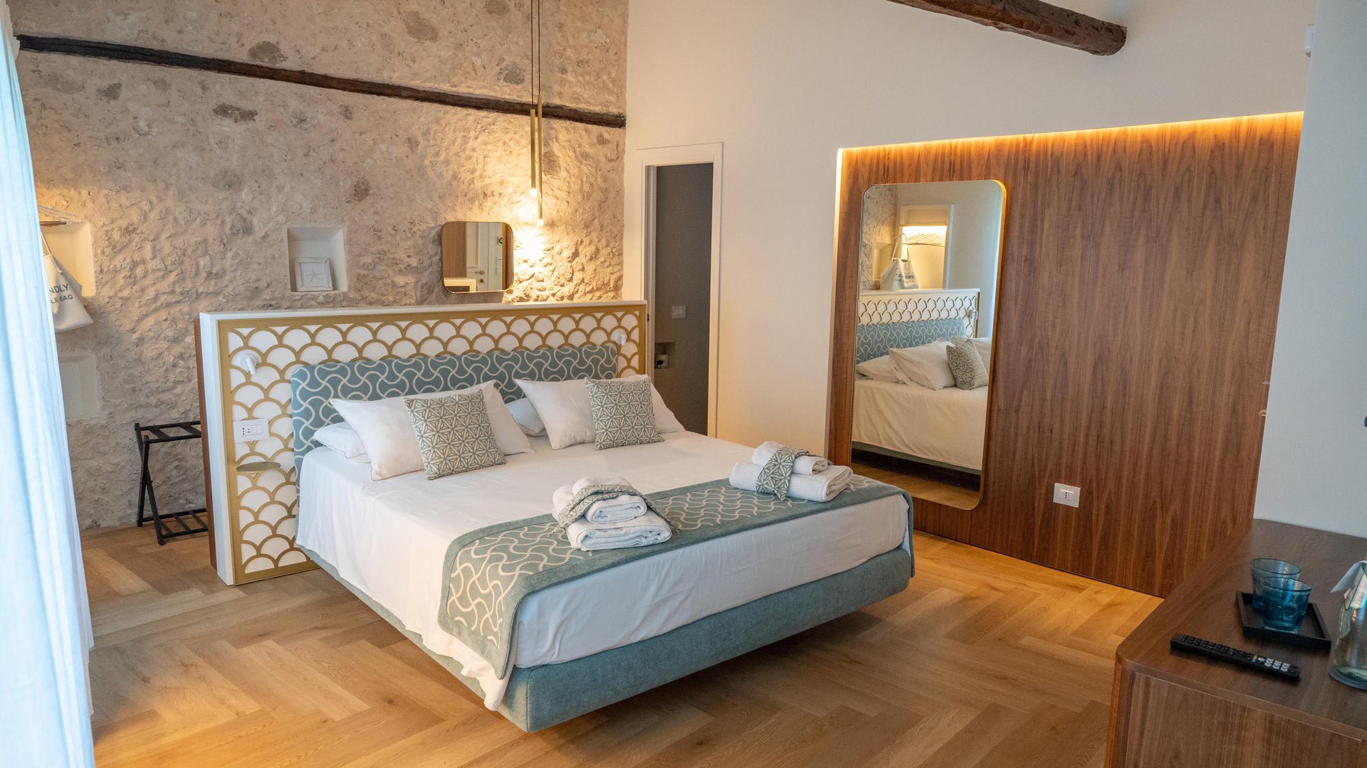 Deluxe Room10