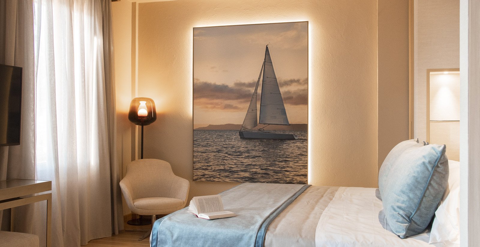 Rooms & Suites12 Rooms & Suites12