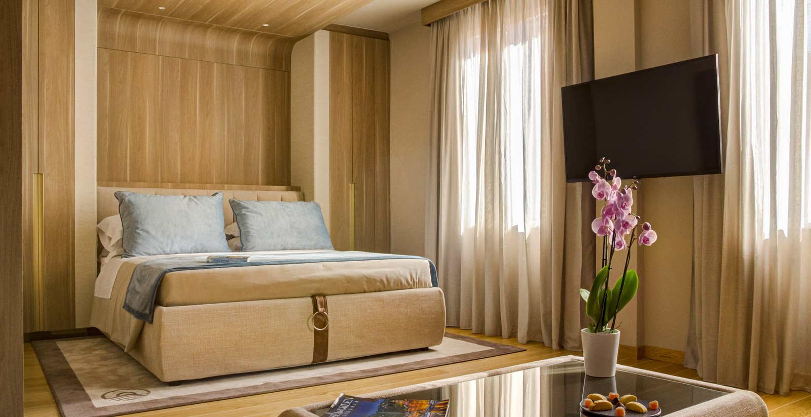 Rooms & Suites11 Rooms & Suites11