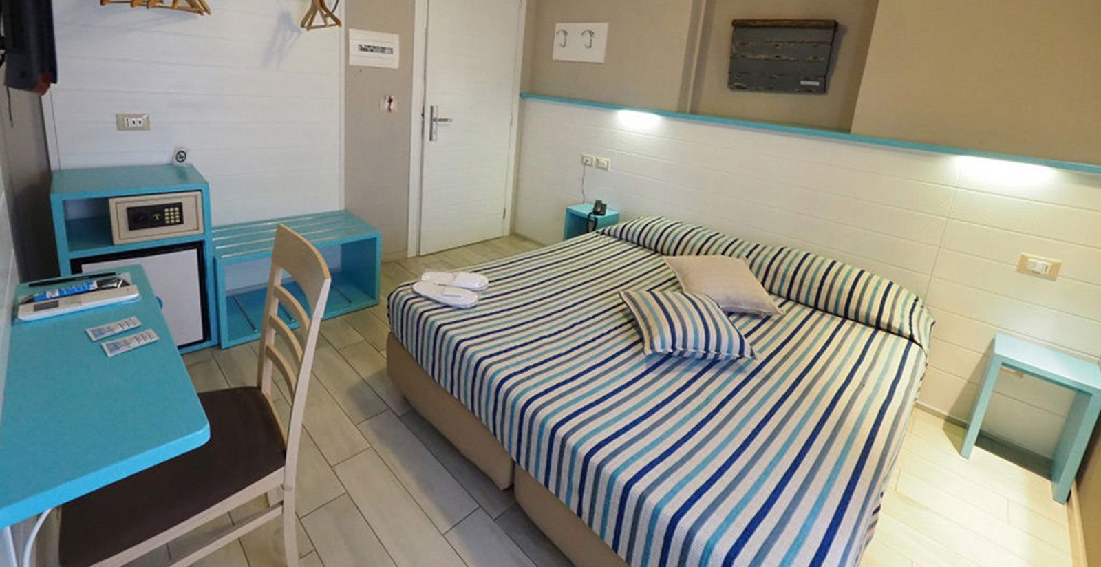 Double room with seaview and balcony2