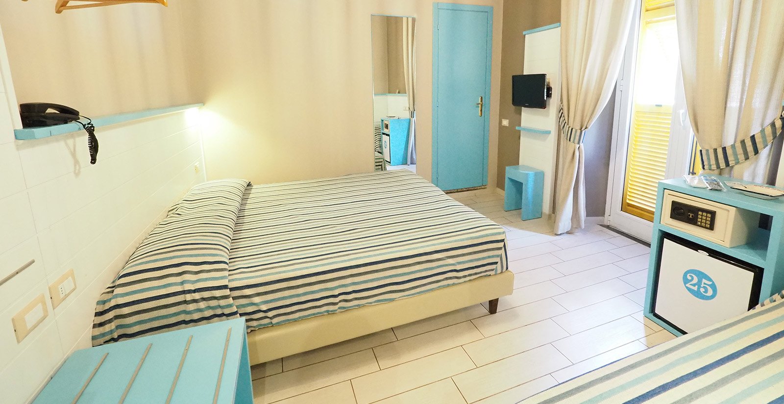 Rooms4