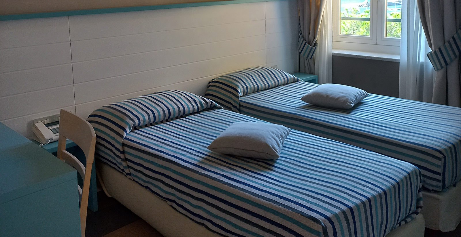 Double room with partial seaview (no balcony)2 Double room with partial seaview (no balcony)2