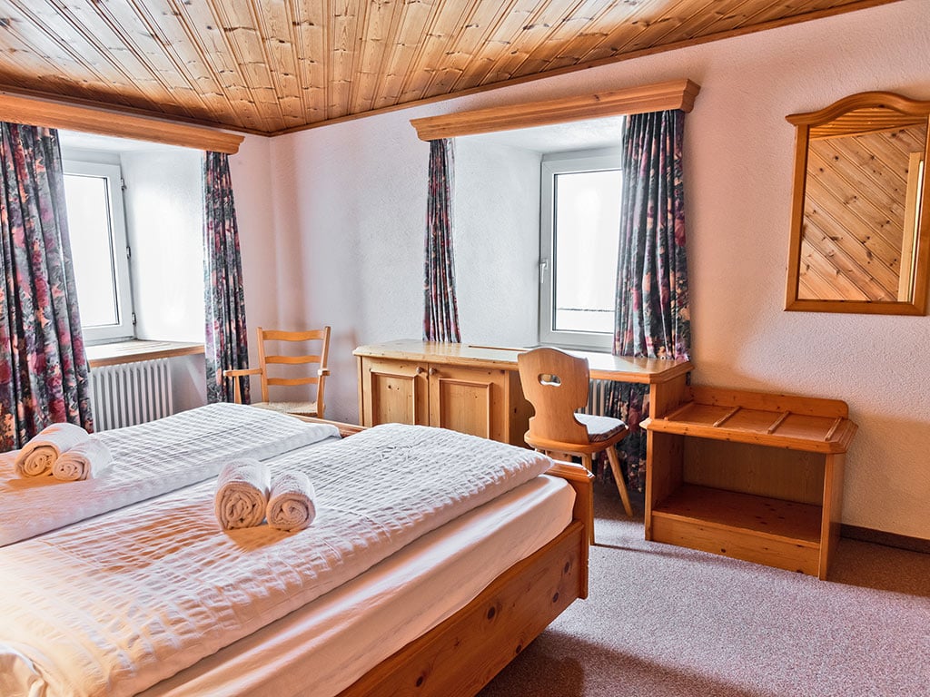 gallery/1024_Bernina_Camere_Matrimoniale_con_bagno_privato_03.jpg