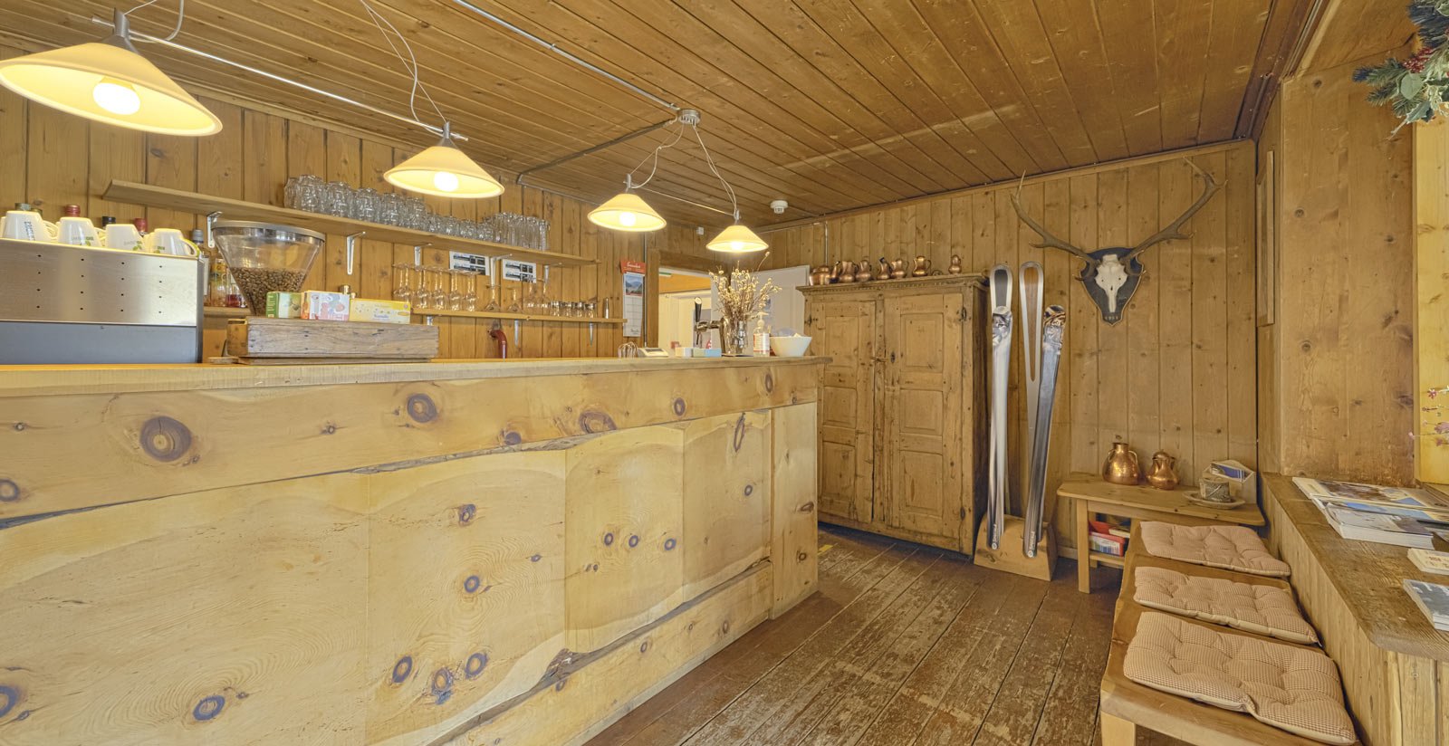 Veranda Bar4