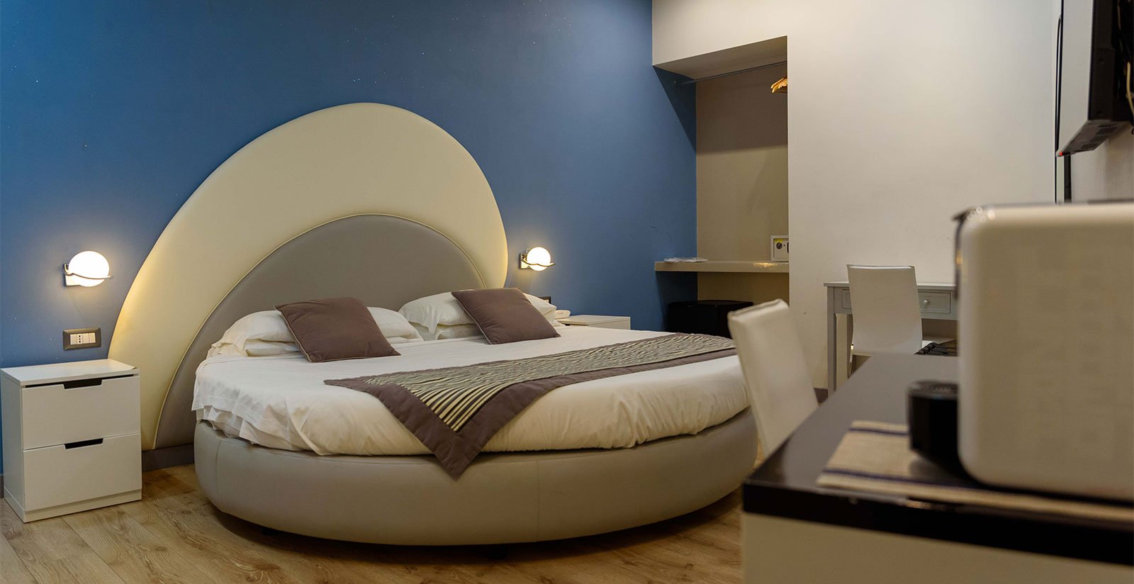Junior Suite con Vasca Idromassaggio8 Junior Suite con Vasca Idromassaggio8